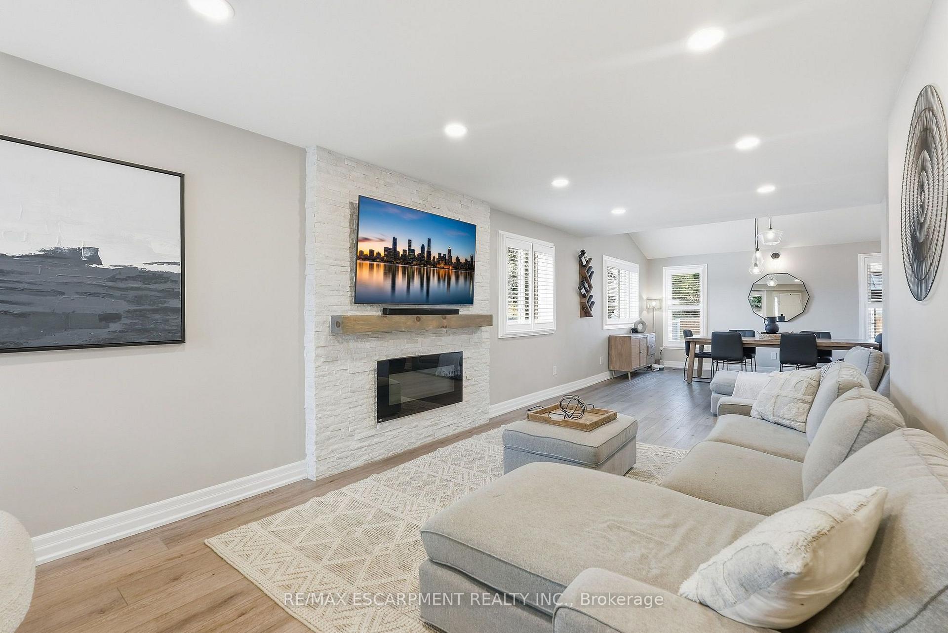 Photo 7 of 4109 Forest Run Avenue, Burlington, Tansley — HOMEH