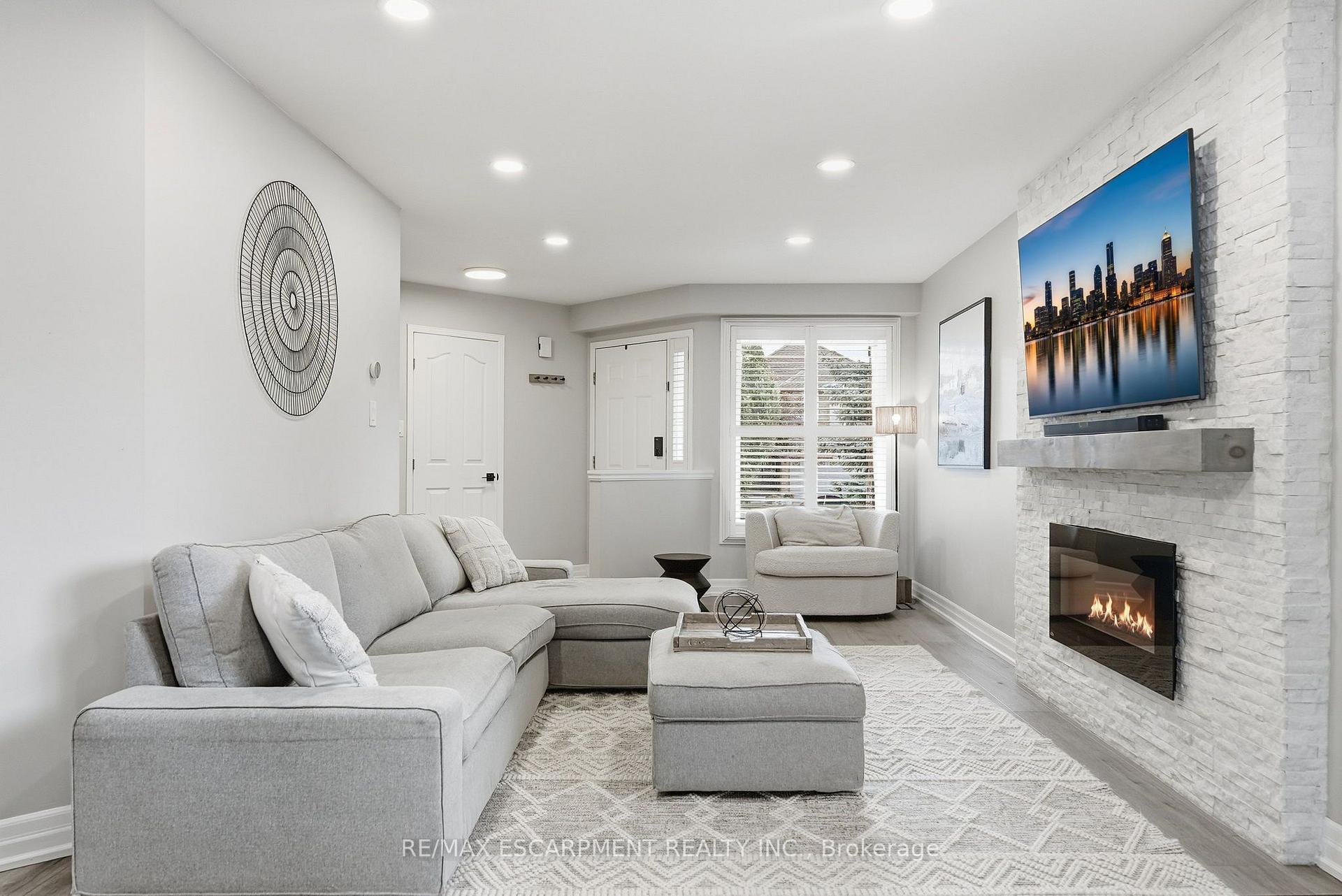 Photo 9 of 4109 Forest Run Avenue, Burlington, Tansley — HOMEH