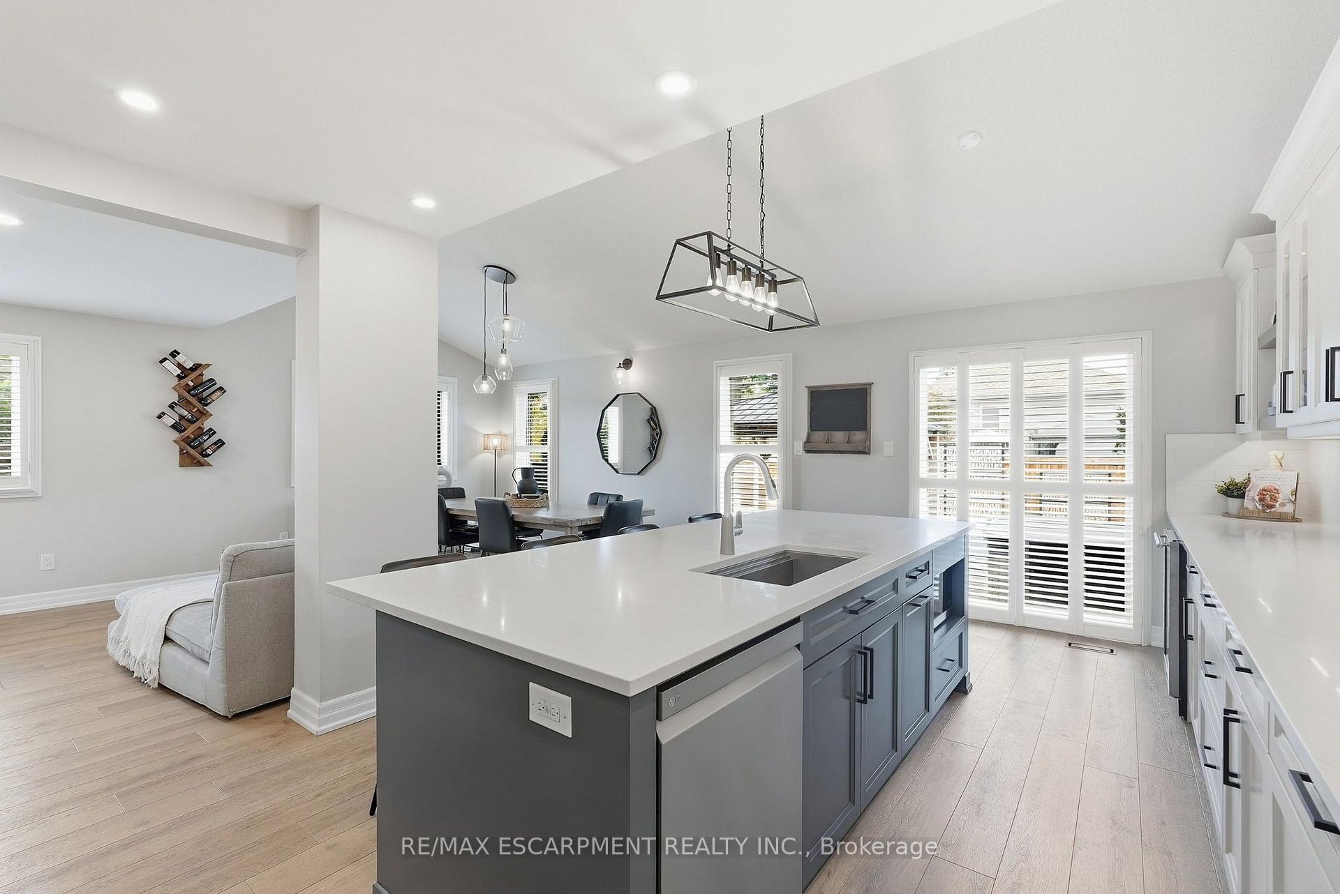Photo 17 of 4109 Forest Run Avenue, Burlington, Tansley — HOMEH
