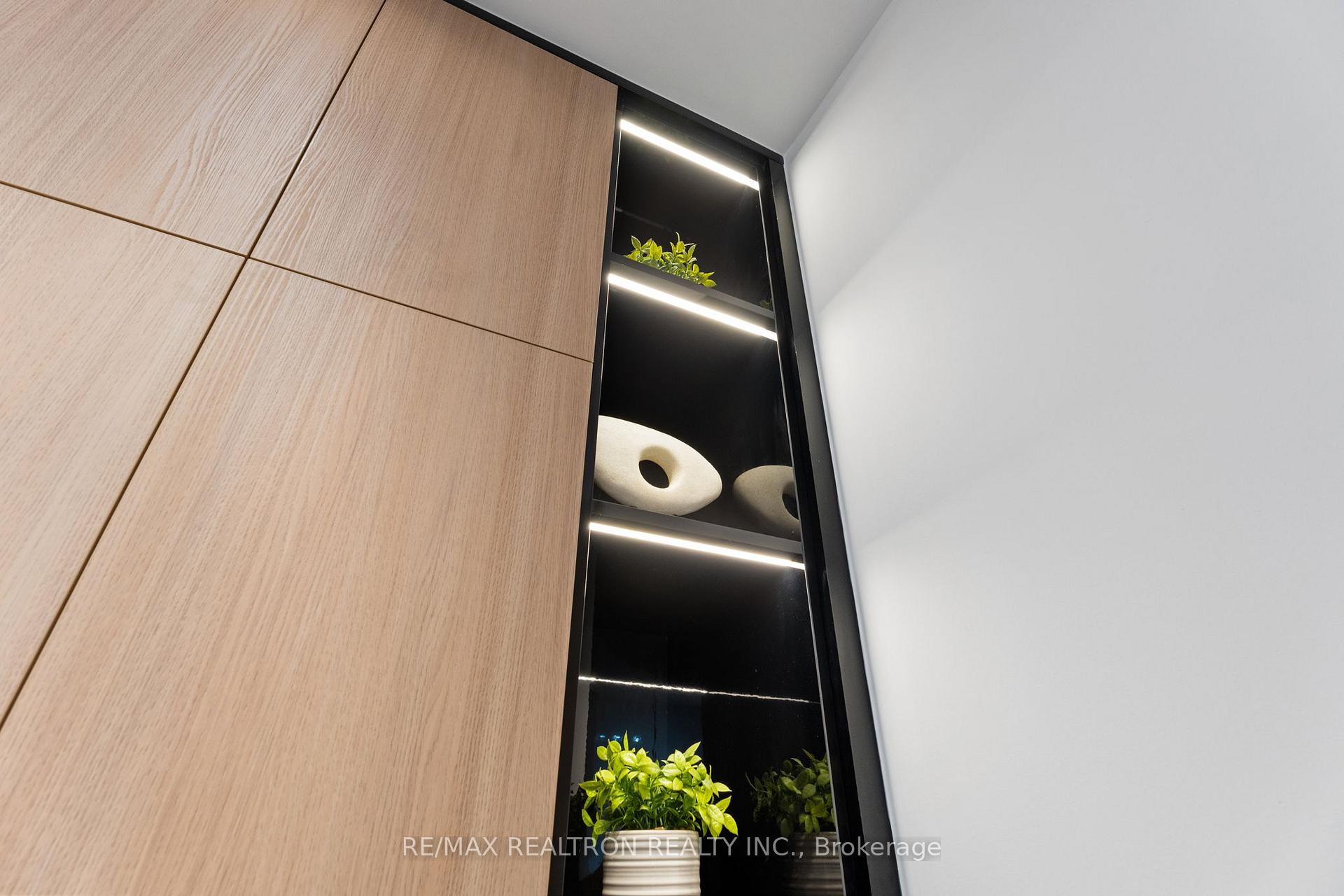 Photo 4 of Unit 418, 399 Royal Orchard Boulevard, Markham, Royal Orchard — HOMEH