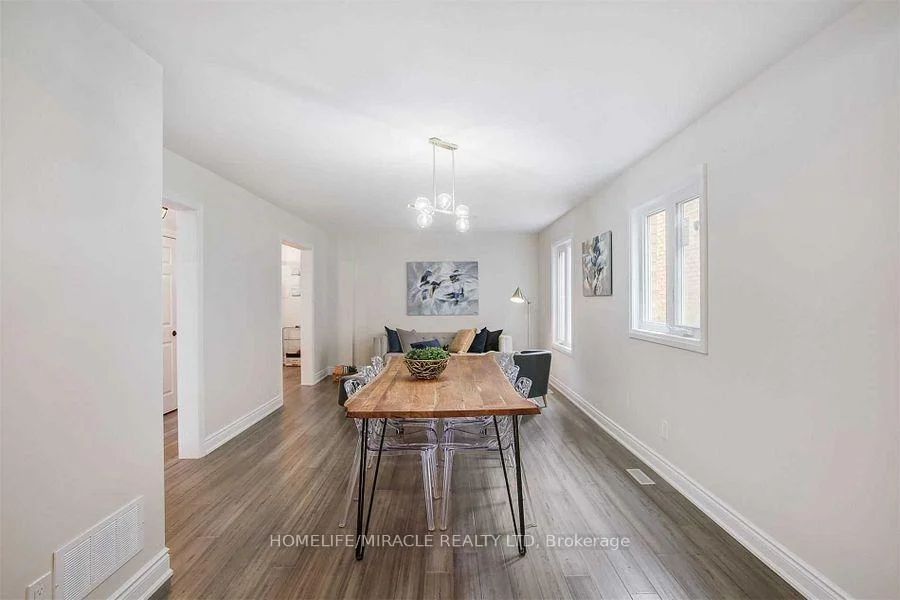 Photo 8 of 2889 Gulfstream Way, Mississauga, Meadowvale — HOMEH