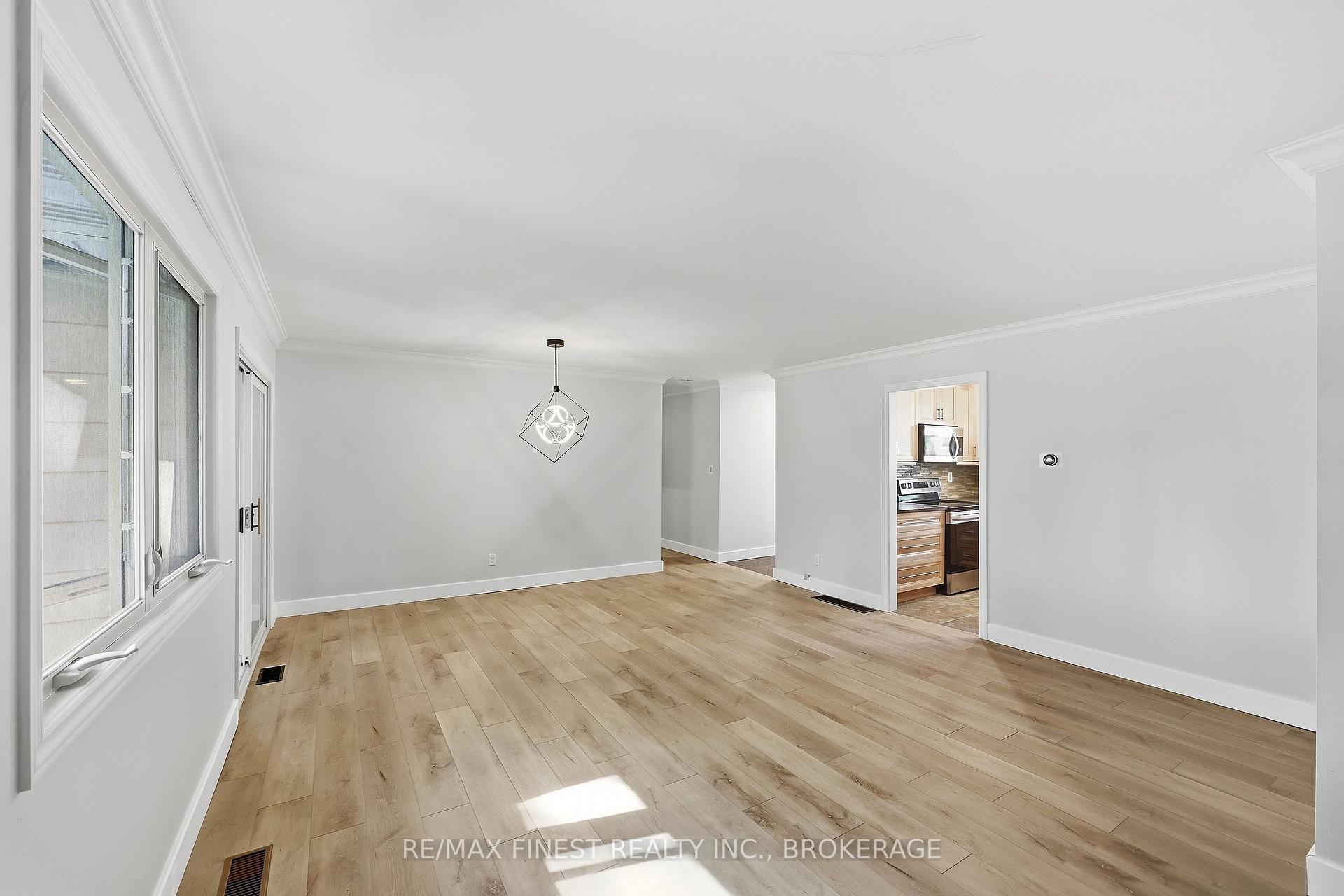 Photo 9 of 933 Mayfair Crescent, Kingston, South of Taylor-Kidd Blvd — HOMEH