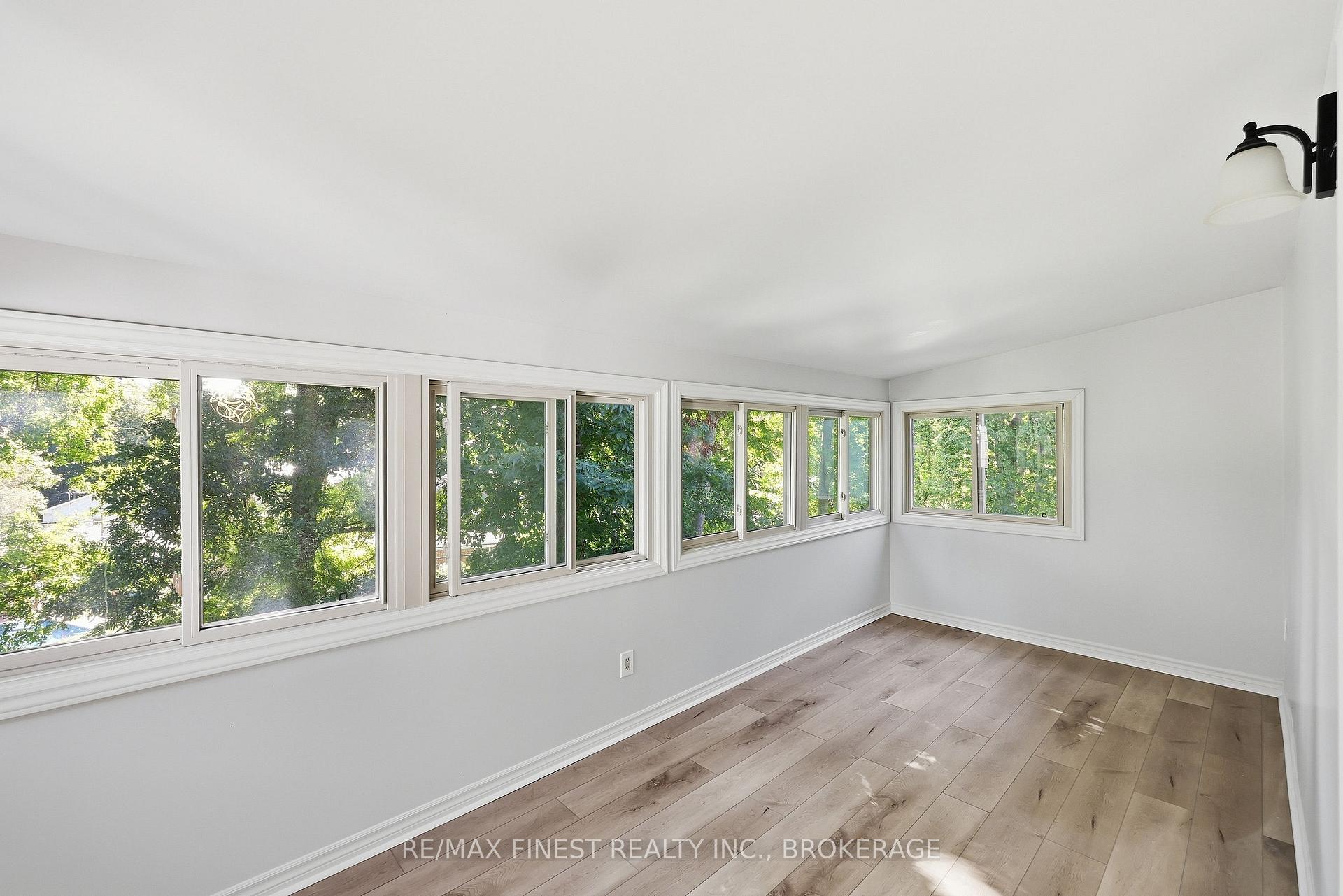 Photo 11 of 933 Mayfair Crescent, Kingston, South of Taylor-Kidd Blvd — HOMEH