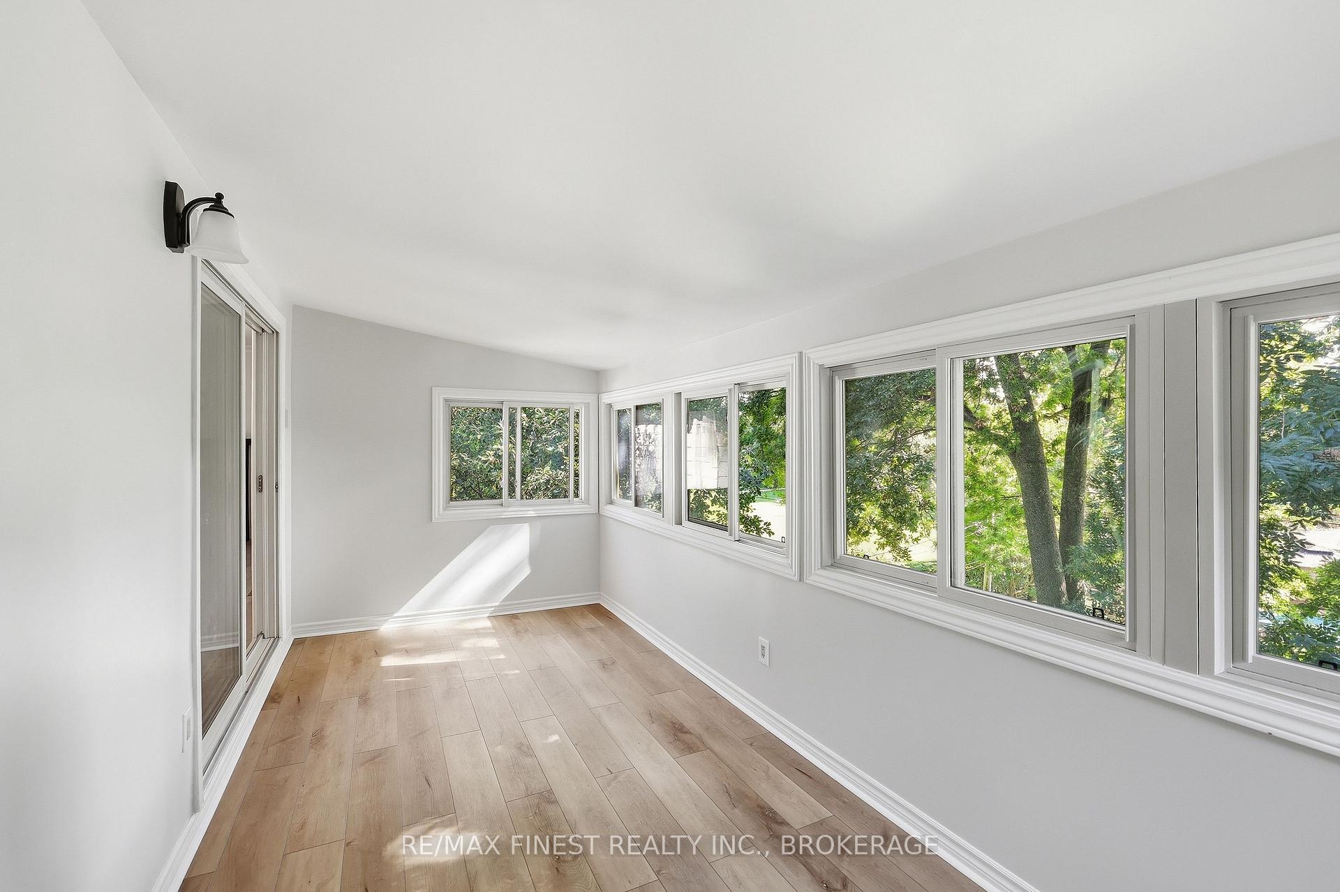 Photo 13 of 933 Mayfair Crescent, Kingston, South of Taylor-Kidd Blvd — HOMEH