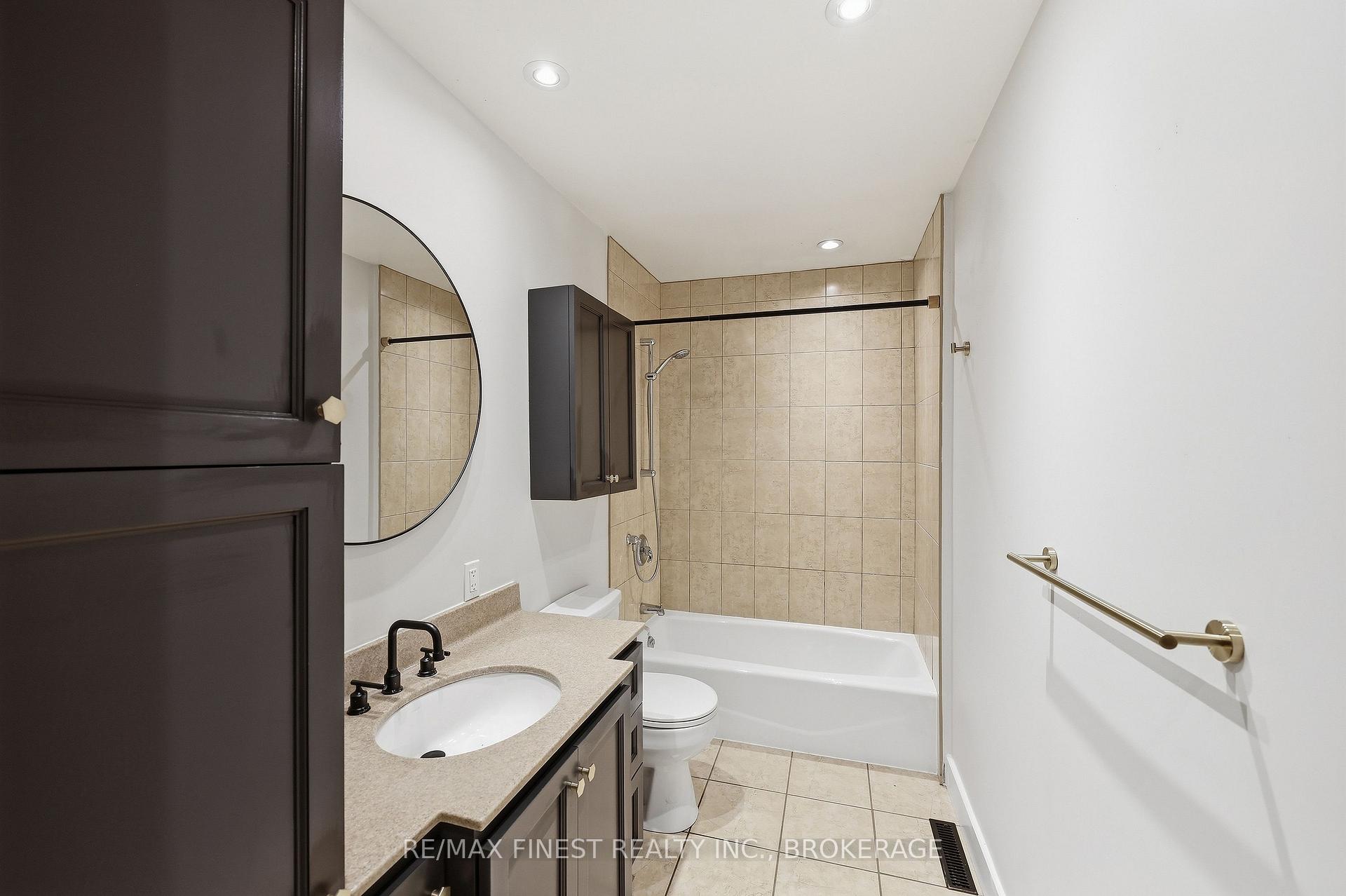 Photo 18 of 933 Mayfair Crescent, Kingston, South of Taylor-Kidd Blvd — HOMEH