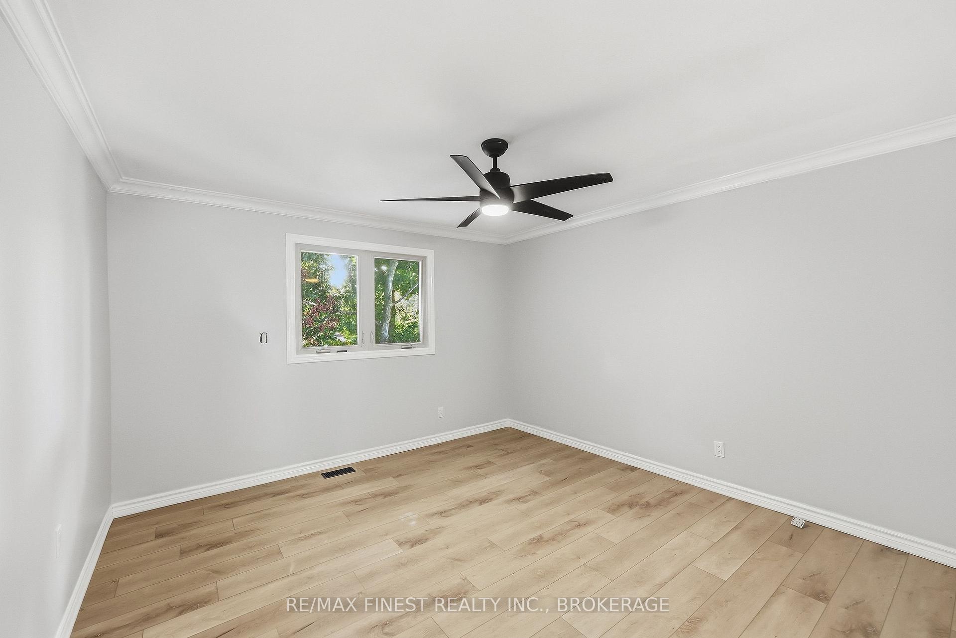 Photo 19 of 933 Mayfair Crescent, Kingston, South of Taylor-Kidd Blvd — HOMEH