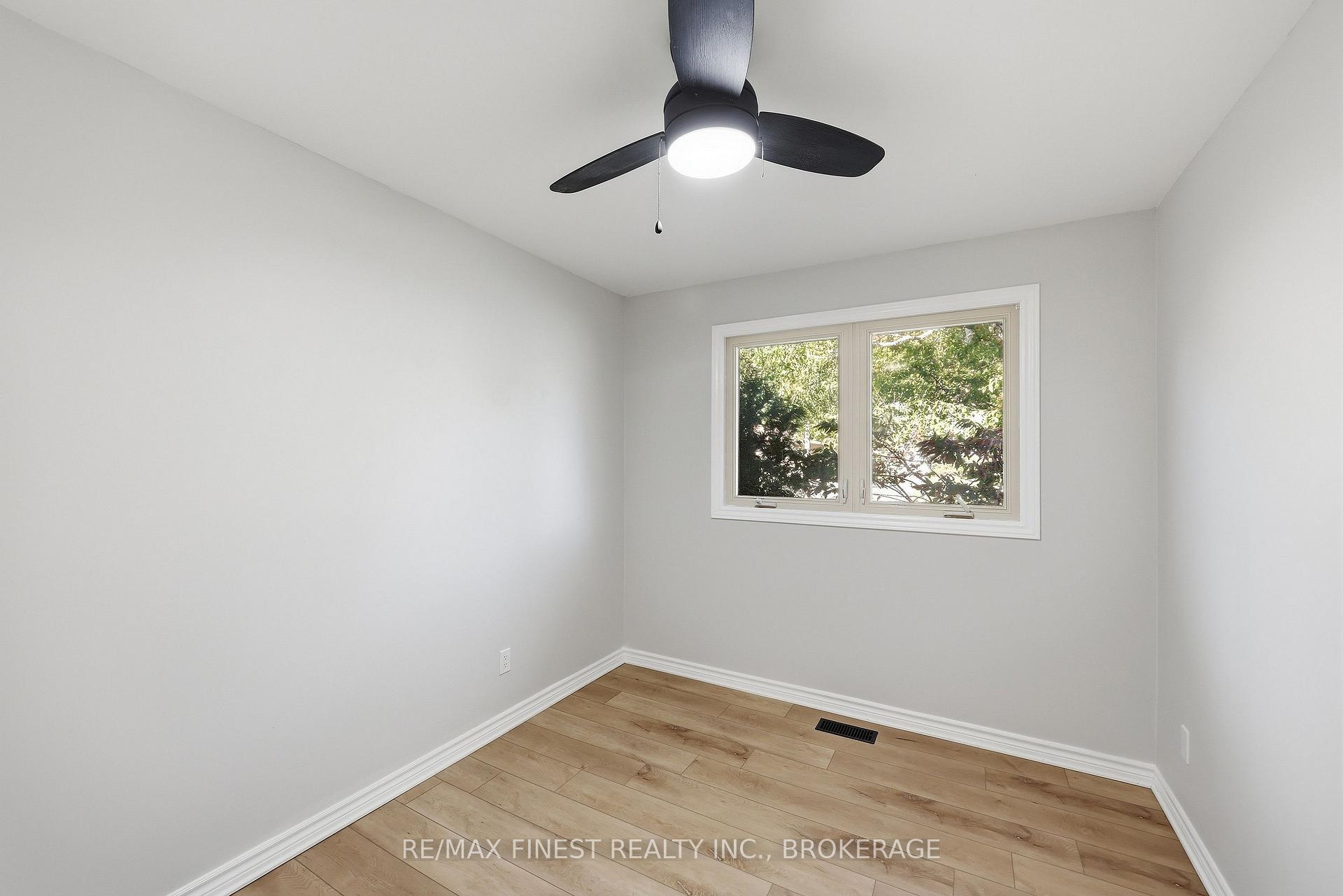 Photo 24 of 933 Mayfair Crescent, Kingston, South of Taylor-Kidd Blvd — HOMEH
