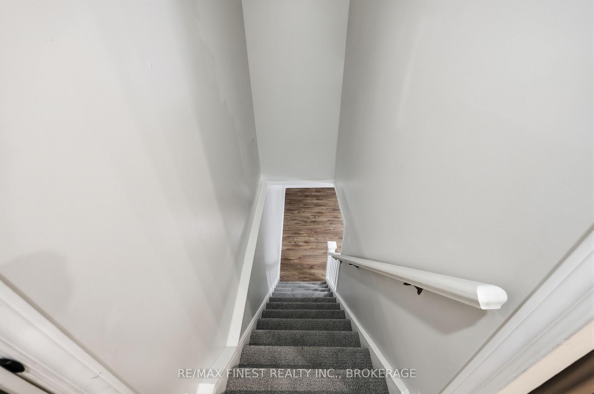 Photo 26 of 933 Mayfair Crescent, Kingston, South of Taylor-Kidd Blvd — HOMEH