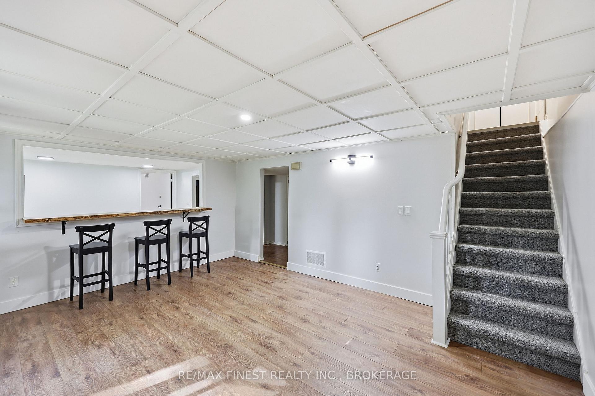 Photo 27 of 933 Mayfair Crescent, Kingston, South of Taylor-Kidd Blvd — HOMEH