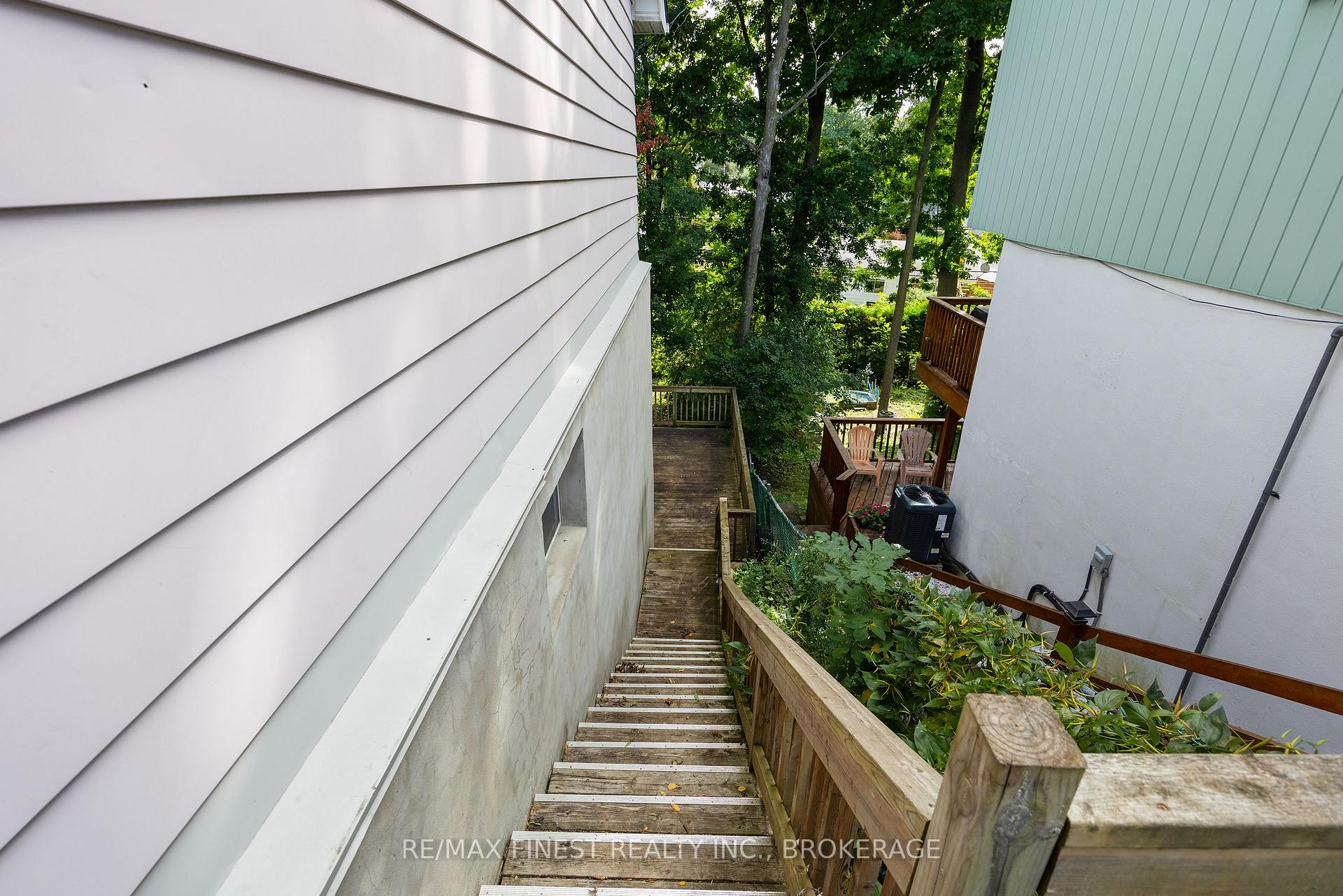 Photo 36 of 933 Mayfair Crescent, Kingston, South of Taylor-Kidd Blvd — HOMEH