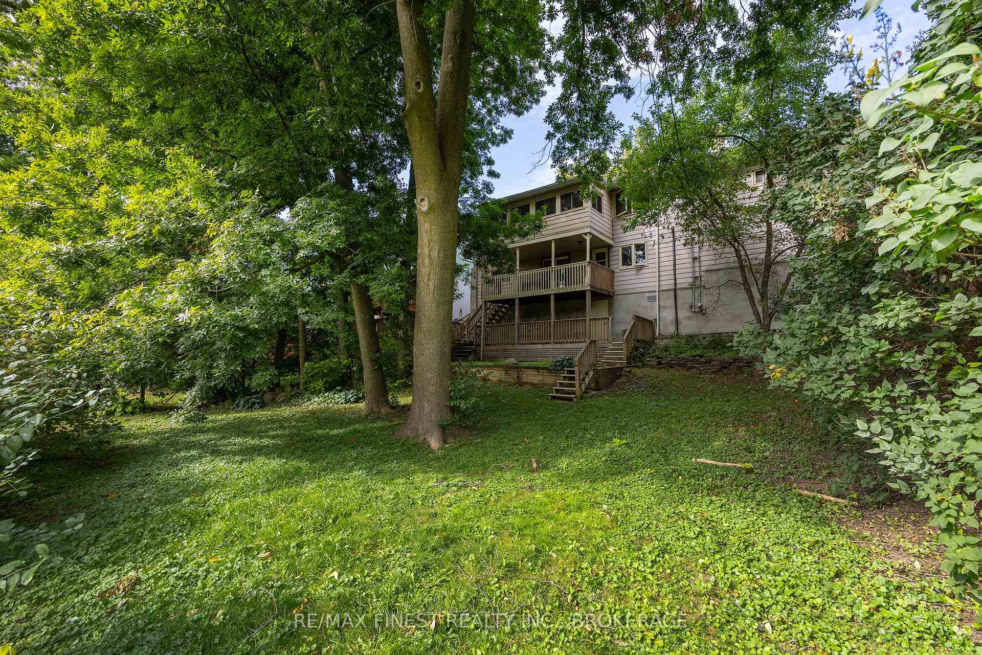 Photo 37 of 933 Mayfair Crescent, Kingston, South of Taylor-Kidd Blvd — HOMEH
