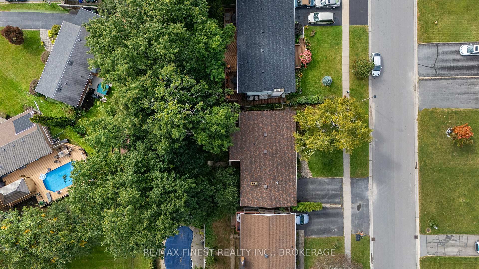 Photo 48 of 933 Mayfair Crescent, Kingston, South of Taylor-Kidd Blvd — HOMEH