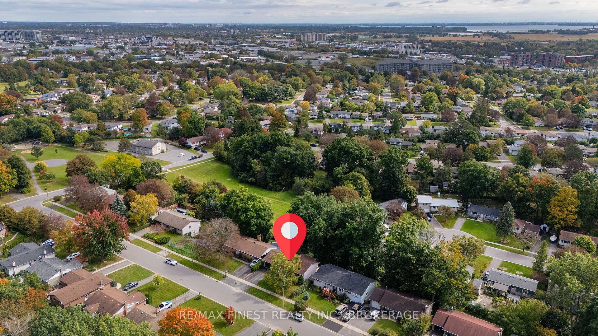 Photo 49 of 933 Mayfair Crescent, Kingston, South of Taylor-Kidd Blvd — HOMEH