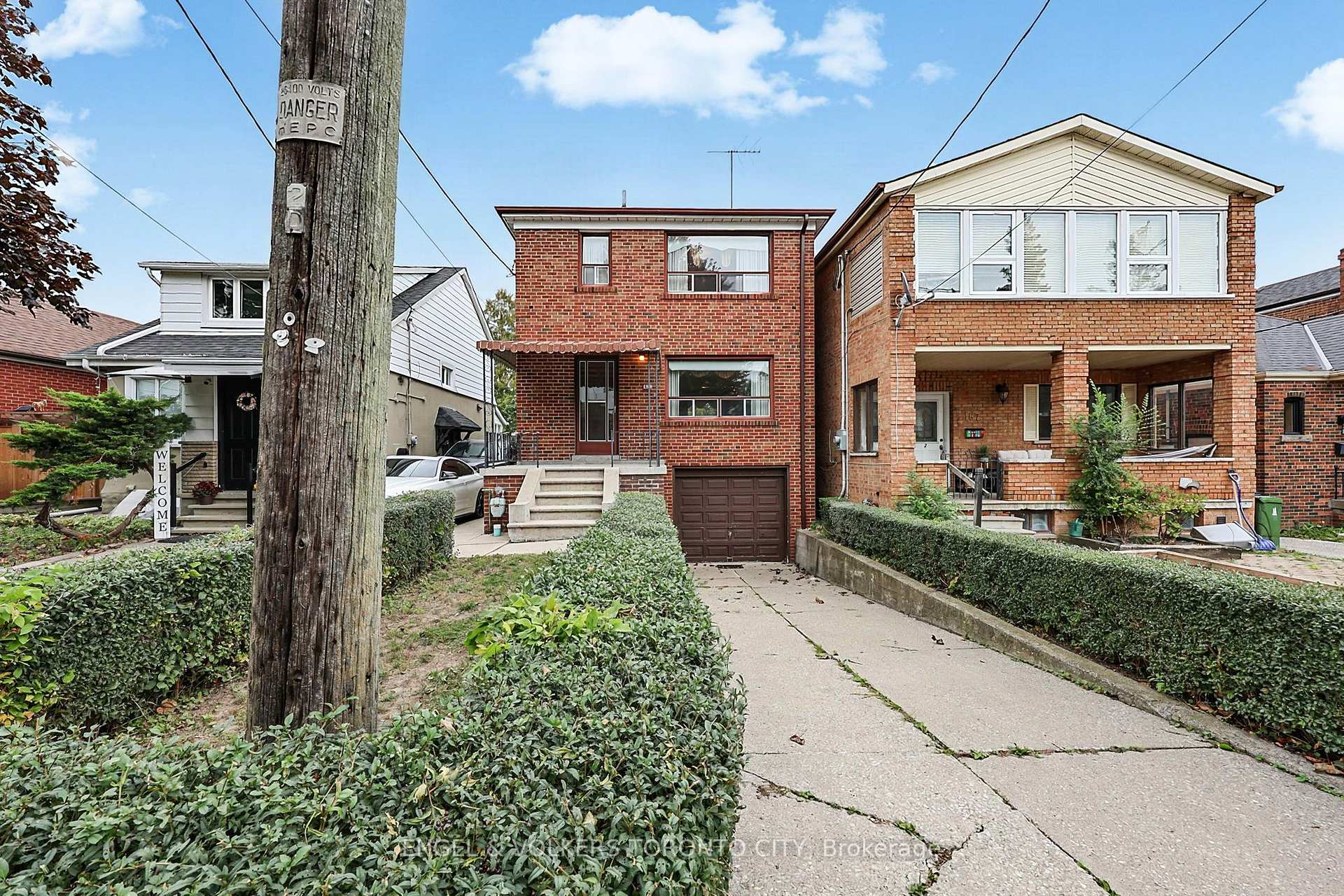 Photo 5 of 189 Locksley Avenue, North York, Briar Hill-Belgravia — HOMEH