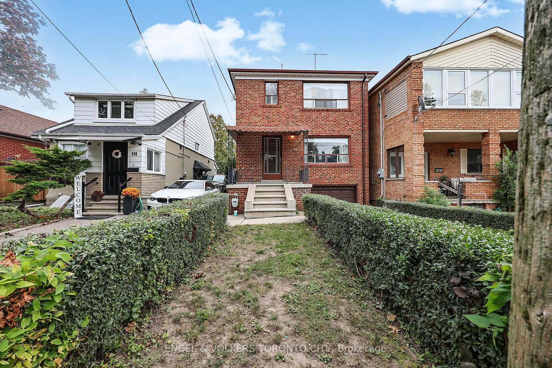 Photo 8 of 189 Locksley Avenue, North York, Briar Hill-Belgravia — HOMEH