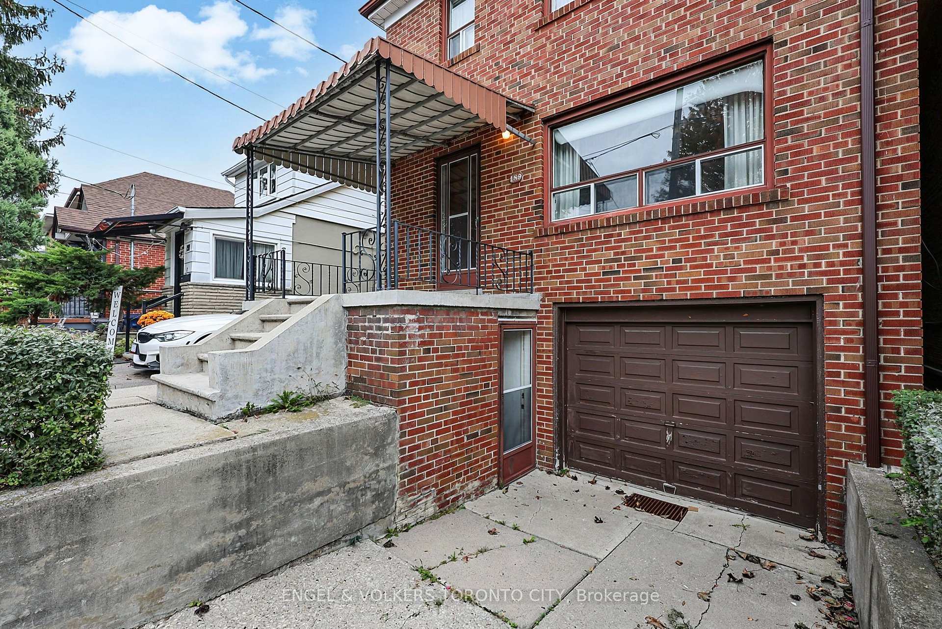 Photo 9 of 189 Locksley Avenue, North York, Briar Hill-Belgravia — HOMEH