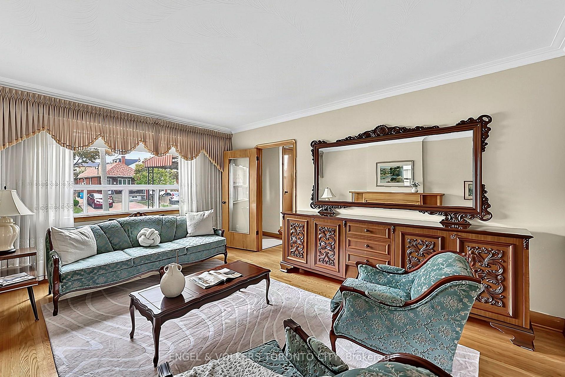 Photo 19 of 189 Locksley Avenue, North York, Briar Hill-Belgravia — HOMEH