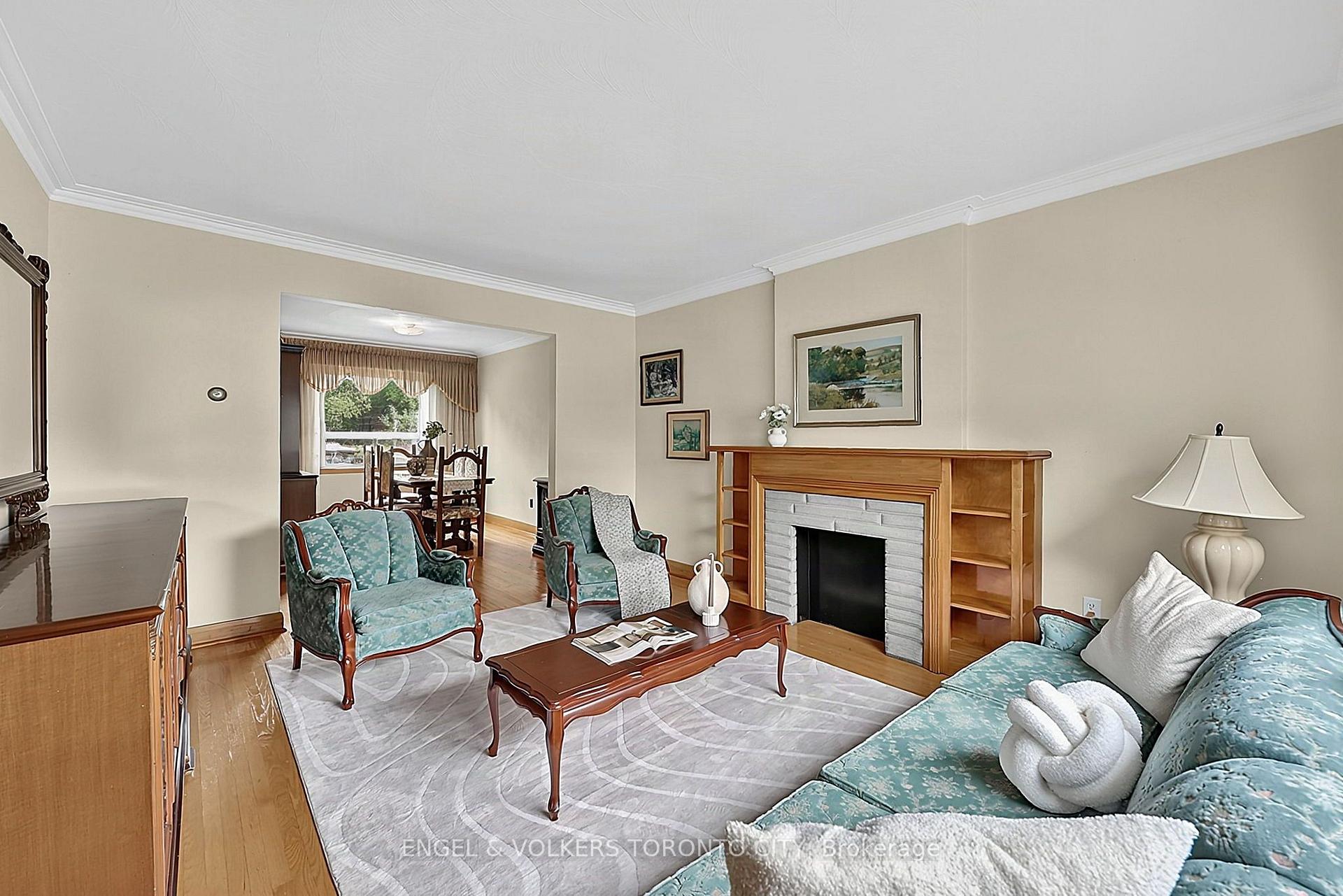 Photo 20 of 189 Locksley Avenue, North York, Briar Hill-Belgravia — HOMEH