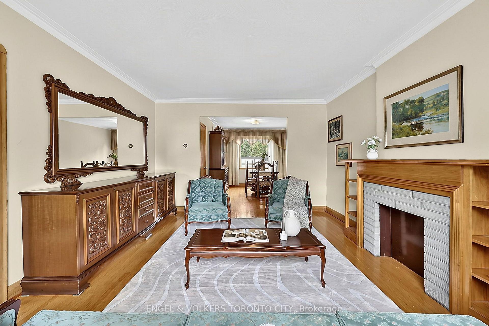 Photo 21 of 189 Locksley Avenue, North York, Briar Hill-Belgravia — HOMEH