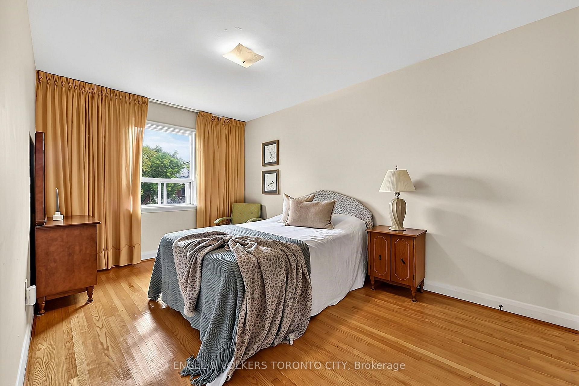 Photo 27 of 189 Locksley Avenue, North York, Briar Hill-Belgravia — HOMEH