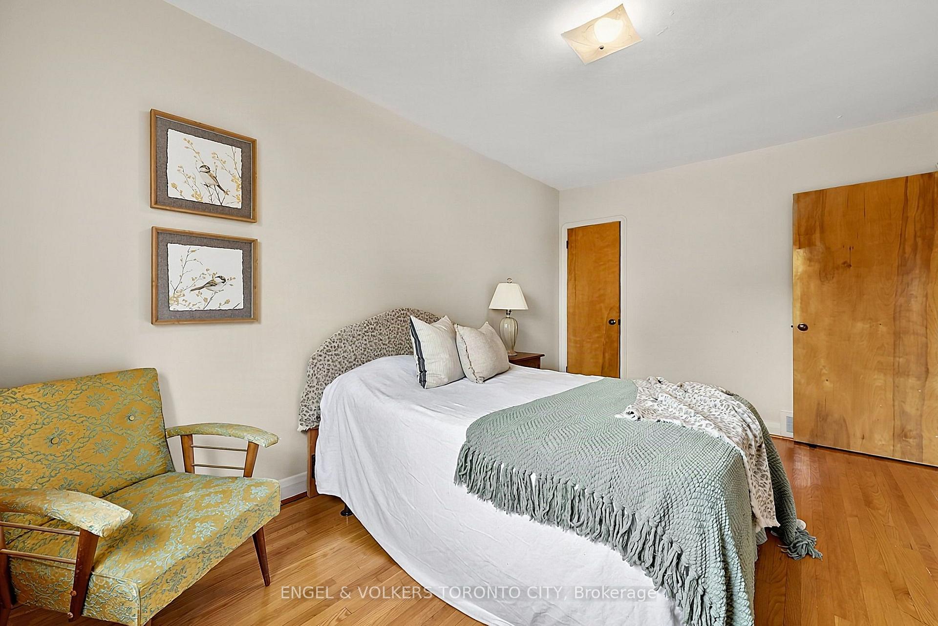 Photo 29 of 189 Locksley Avenue, North York, Briar Hill-Belgravia — HOMEH