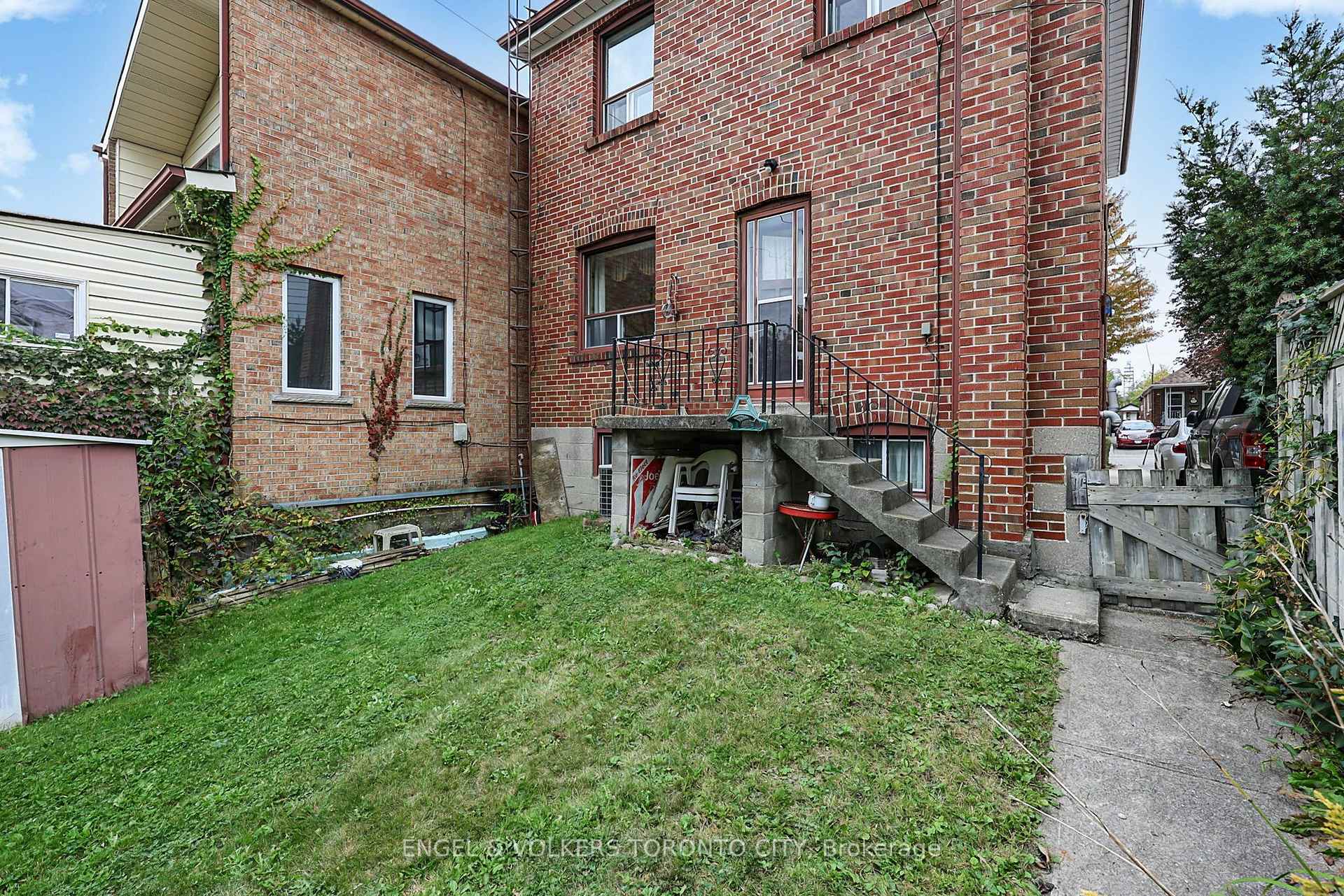 Photo 43 of 189 Locksley Avenue, North York, Briar Hill-Belgravia — HOMEH