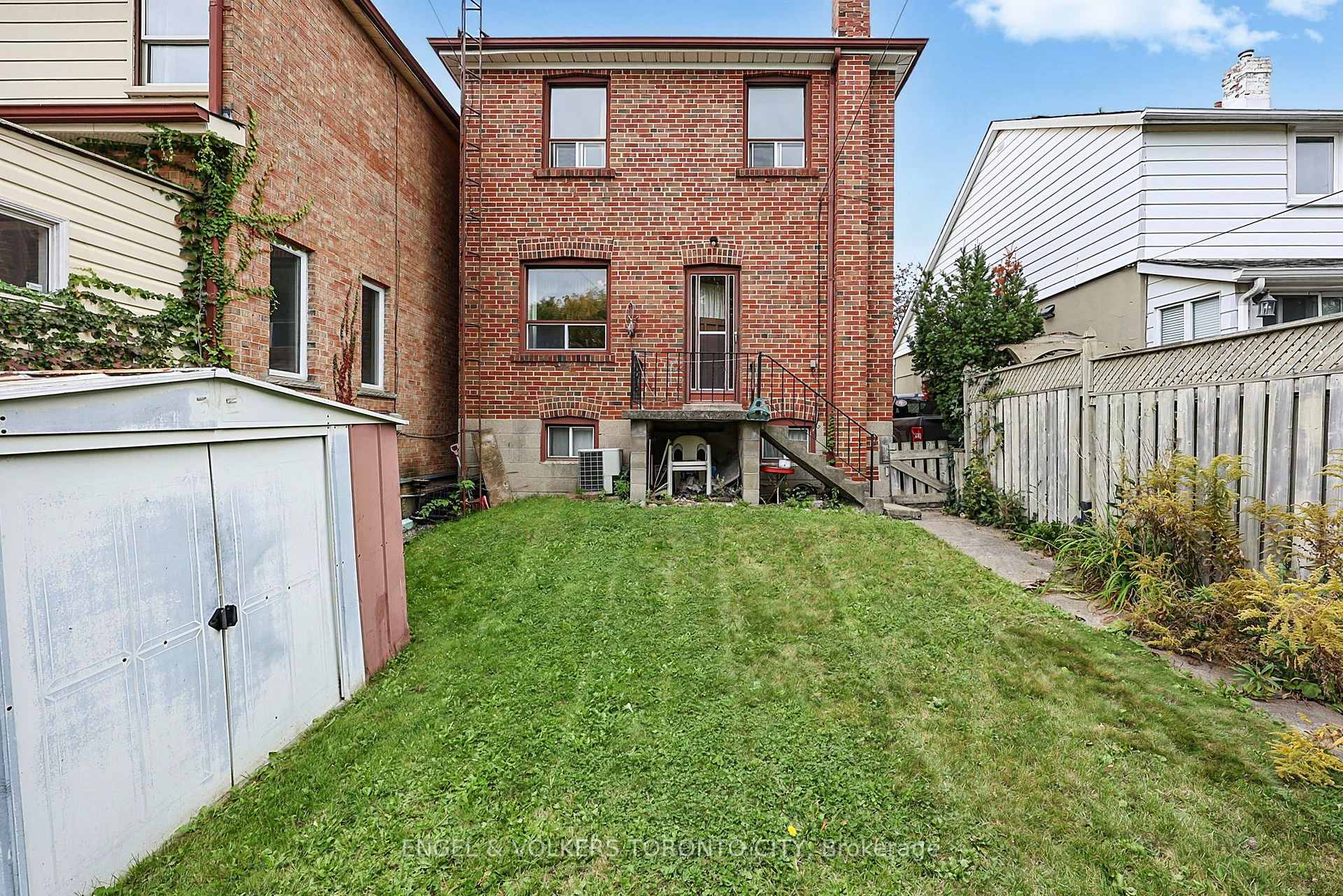 Photo 44 of 189 Locksley Avenue, North York, Briar Hill-Belgravia — HOMEH
