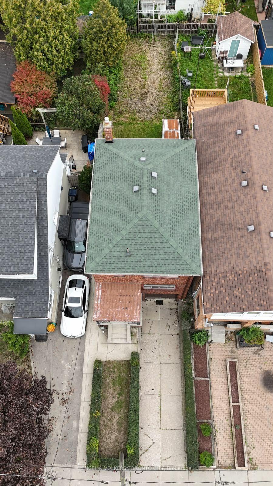 Photo 49 of 189 Locksley Avenue, North York, Briar Hill-Belgravia — HOMEH