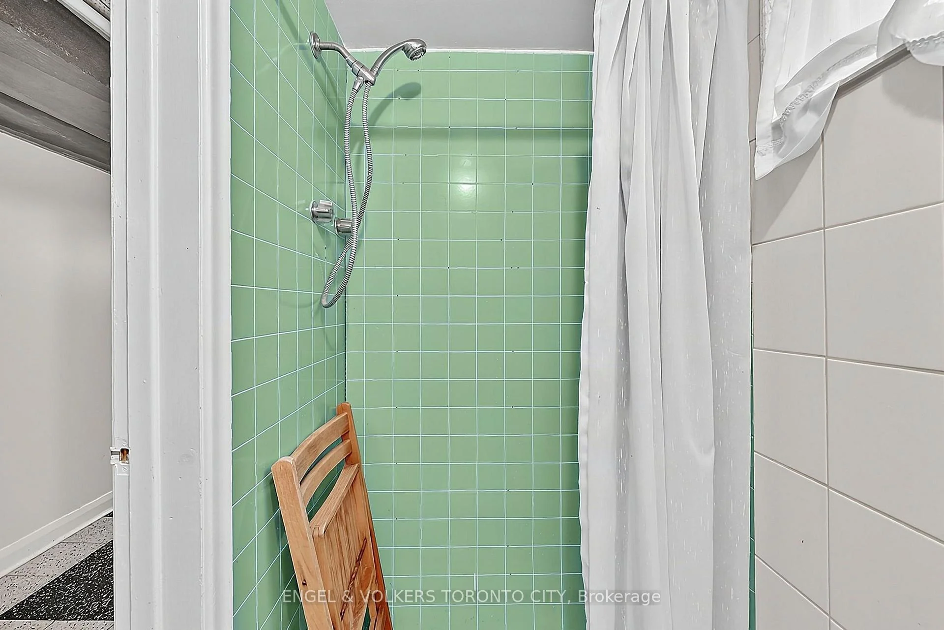 Photo 39 of 189 Locksley Avenue, North York, Briar Hill-Belgravia — HOMEH