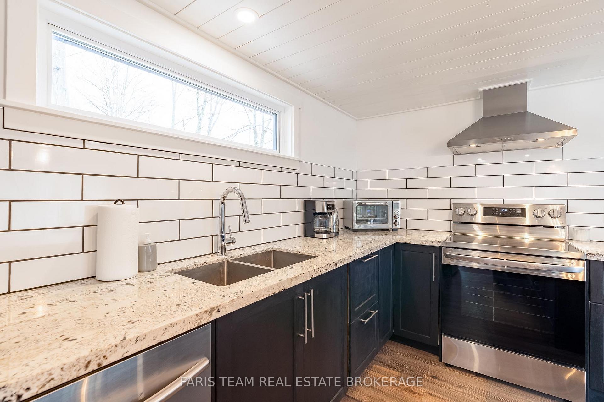 Photo 8 of 1720 Tay Point Road, Penetanguishene — HOMEH
