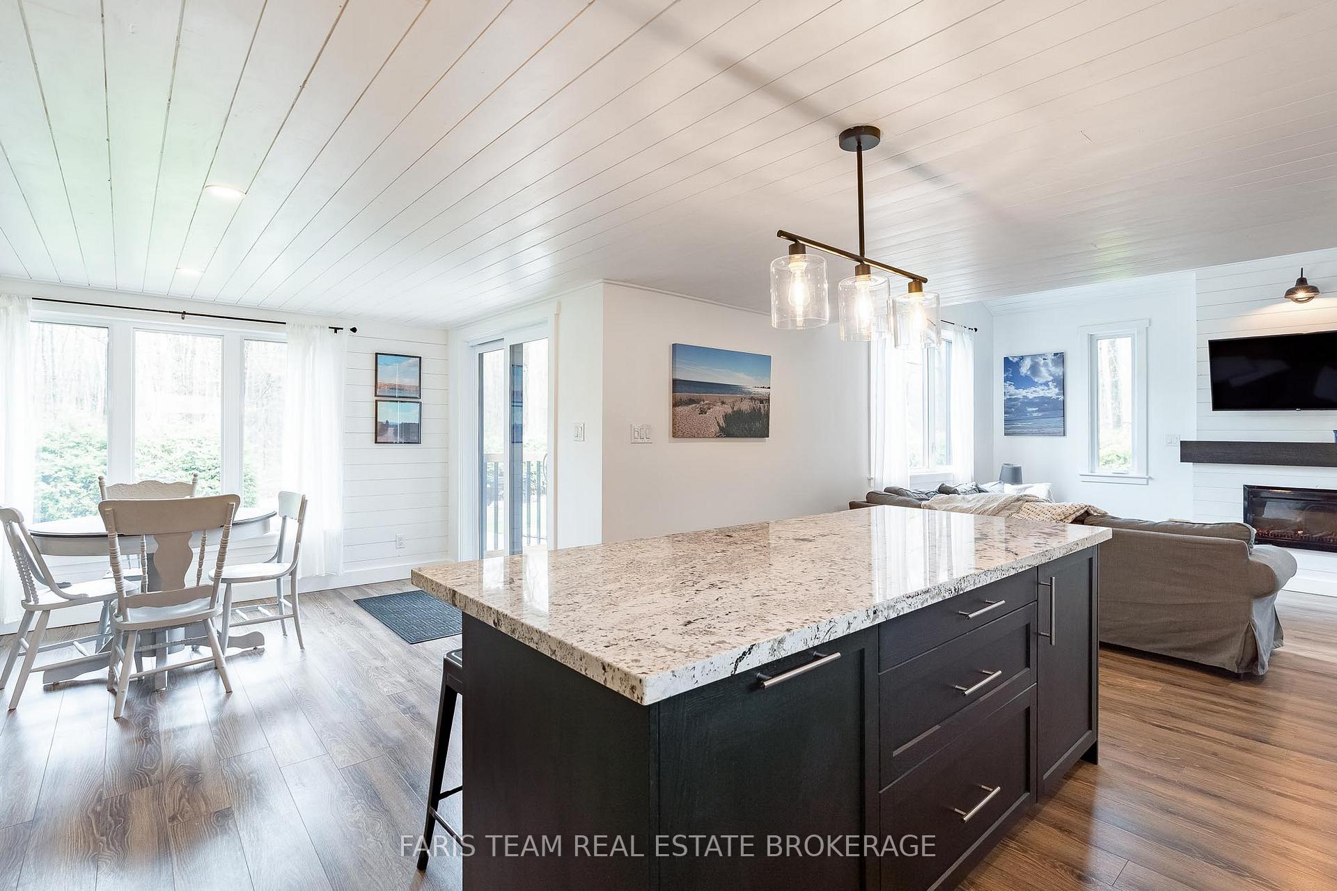 Photo 10 of 1720 Tay Point Road, Penetanguishene — HOMEH