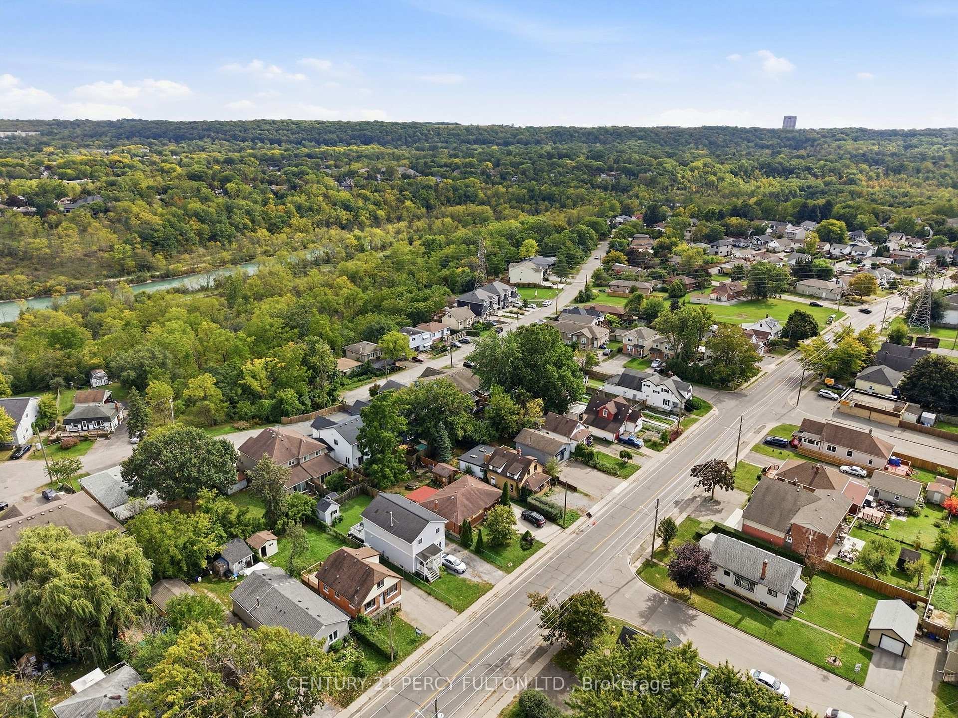 Photo 4 of 119 Pelham Road, St. Catharines, Western Hill — HOMEH