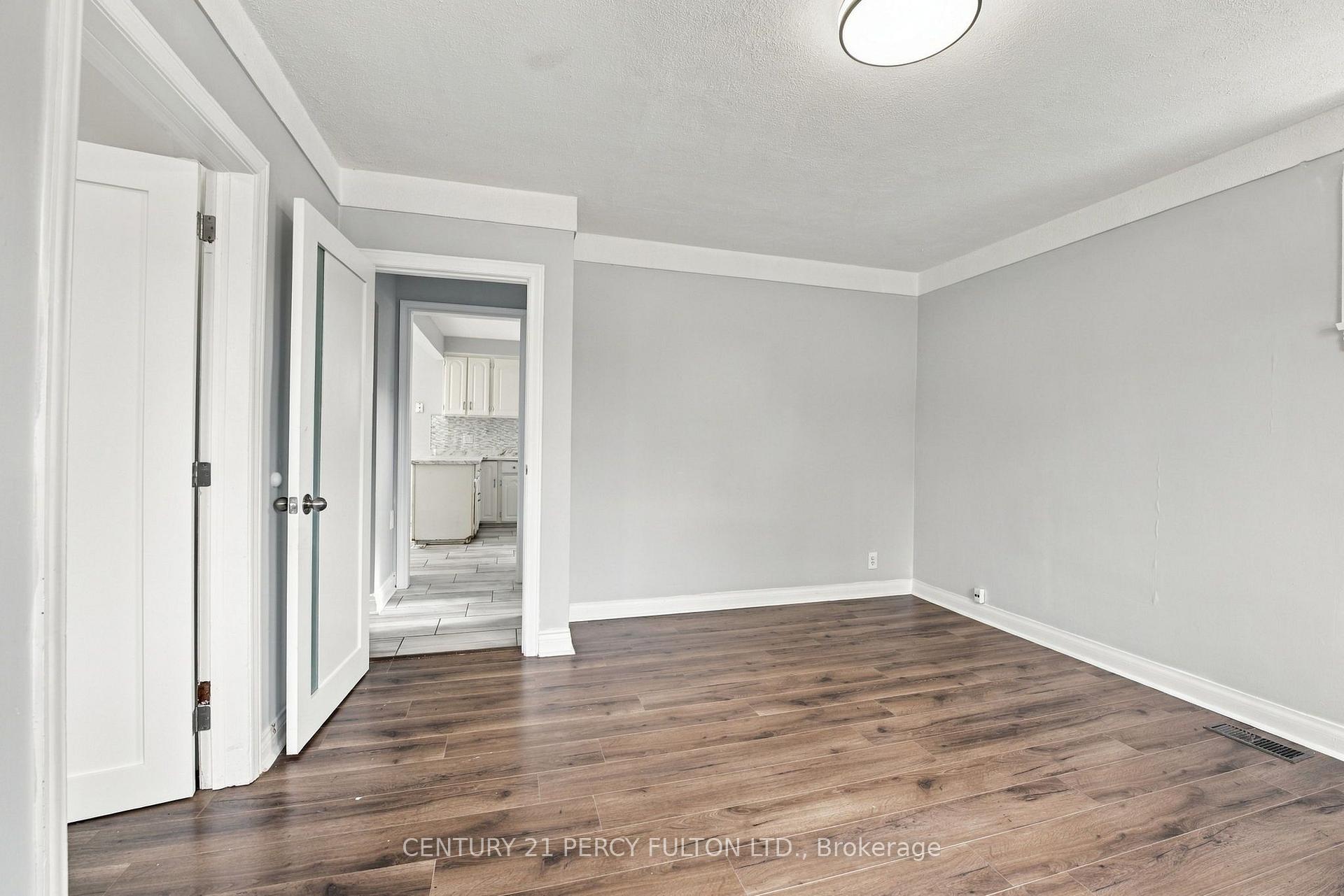 Photo 7 of 119 Pelham Road, St. Catharines, Western Hill — HOMEH