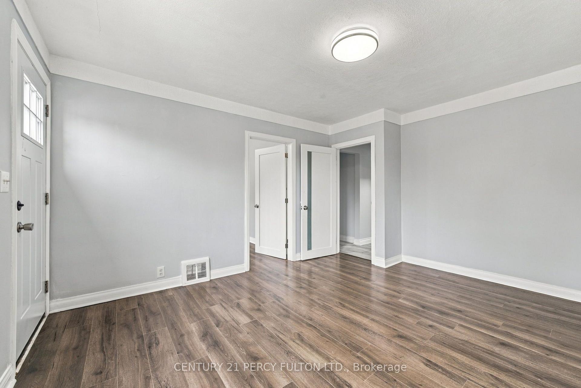 Photo 9 of 119 Pelham Road, St. Catharines, Western Hill — HOMEH