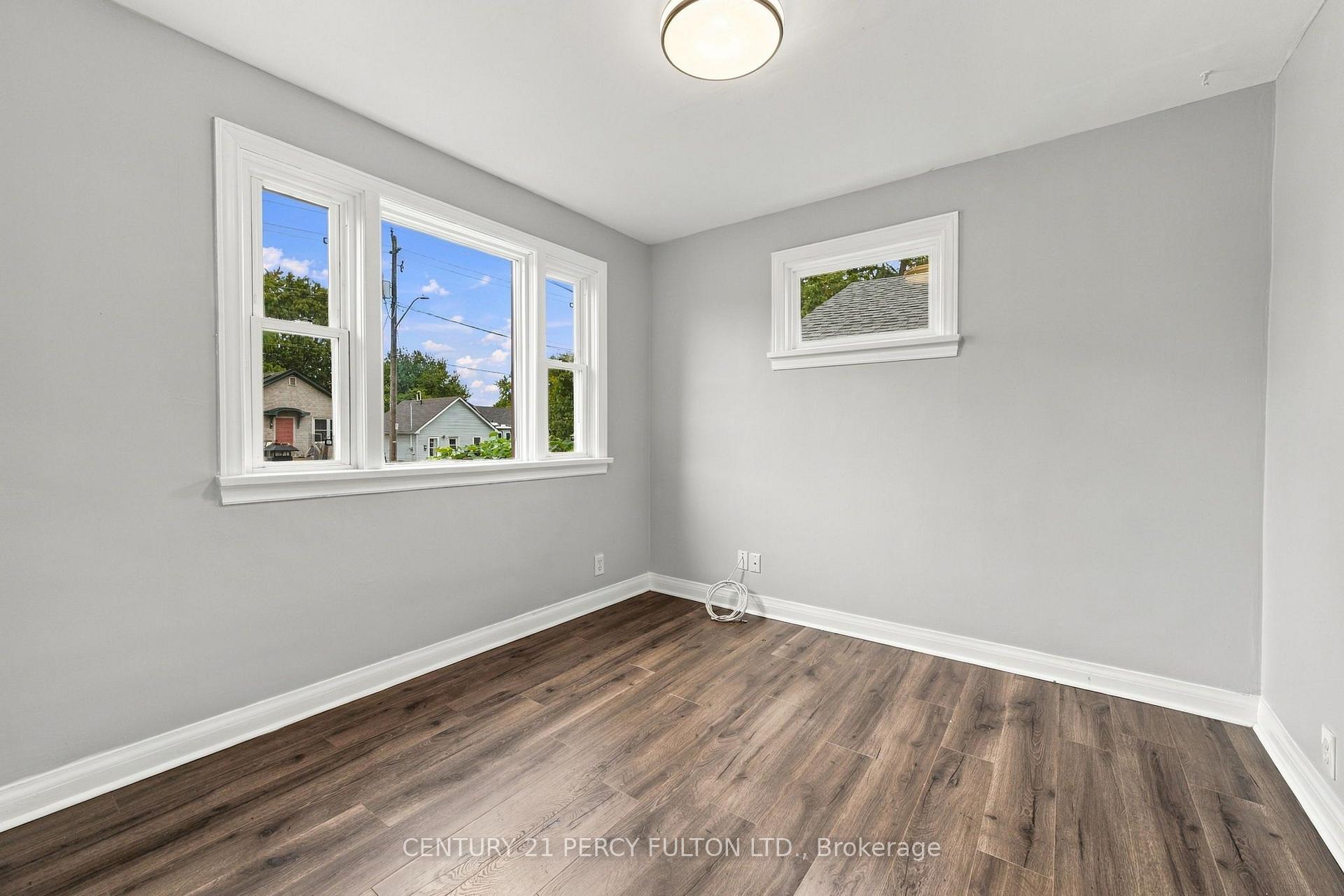 Photo 10 of 119 Pelham Road, St. Catharines, Western Hill — HOMEH