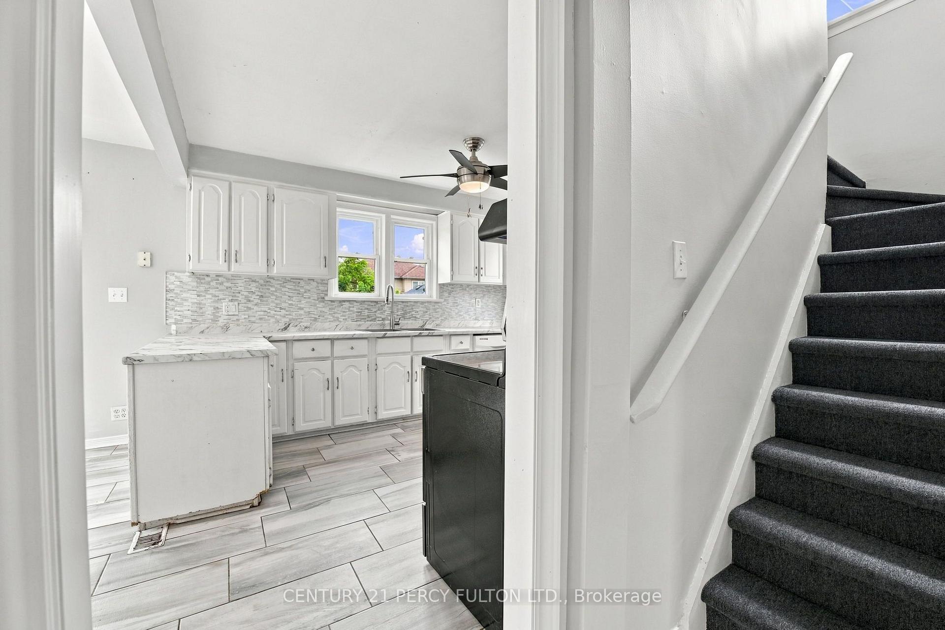 Photo 14 of 119 Pelham Road, St. Catharines, Western Hill — HOMEH