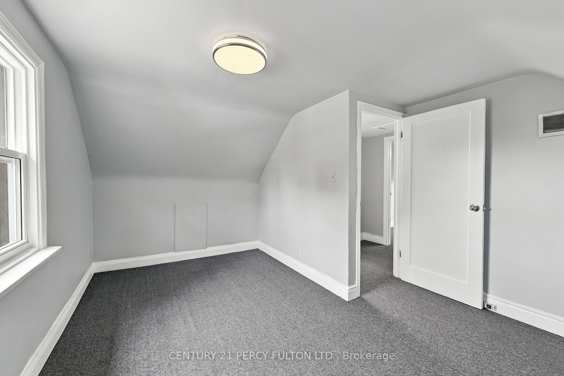 Photo 26 of 119 Pelham Road, St. Catharines, Western Hill — HOMEH