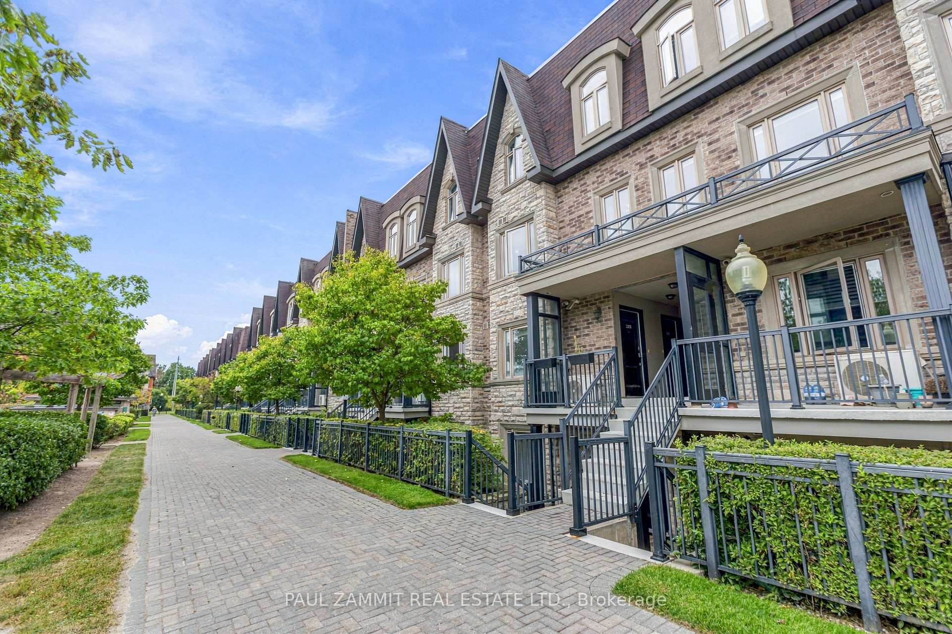 Photo 2 of Unit 217, 320 John Street, Markham, Aileen-Willowbrook — HOMEH