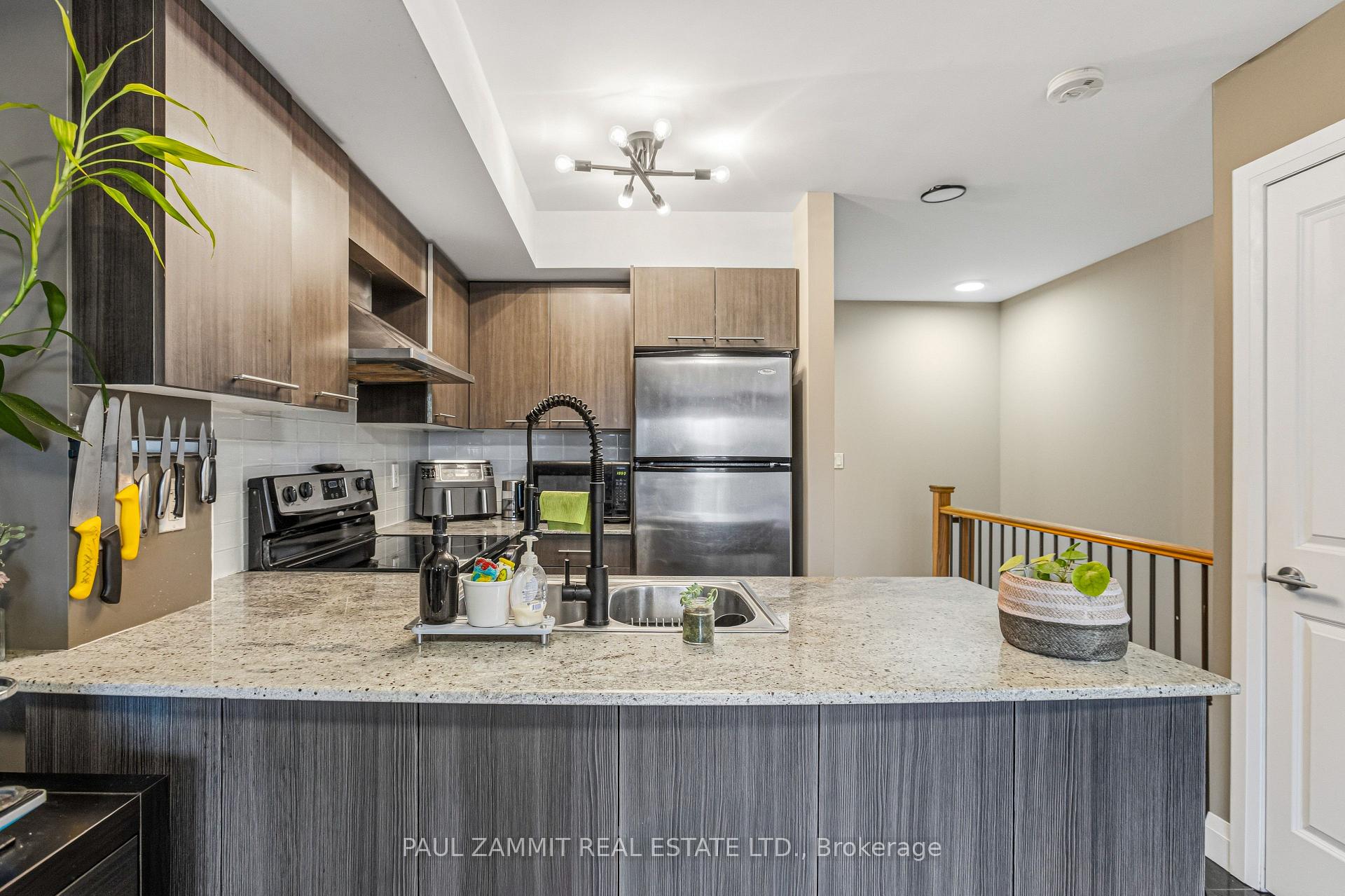 Photo 4 of Unit 217, 320 John Street, Markham, Aileen-Willowbrook — HOMEH