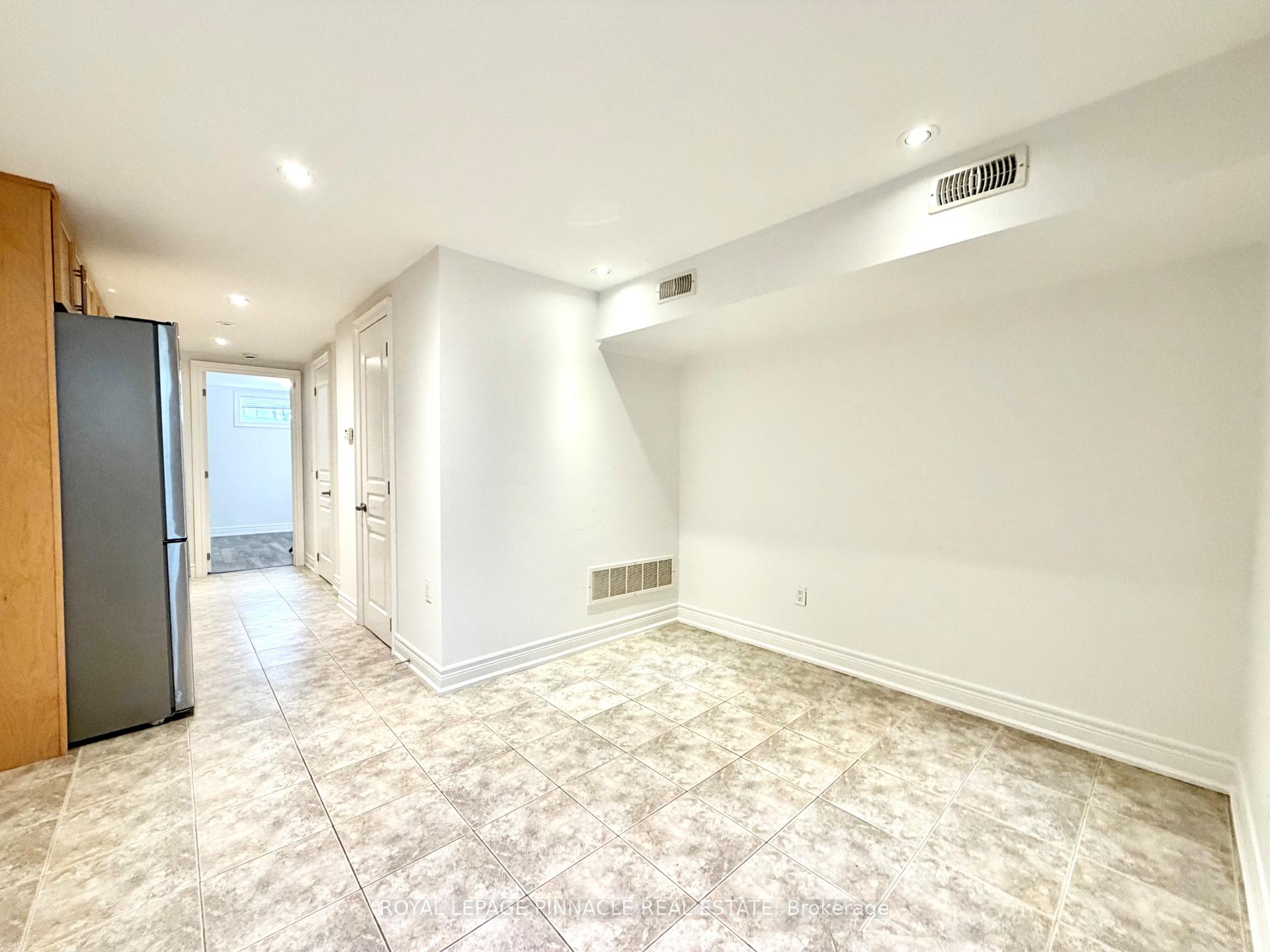 Photo 4 of Unit Lower, 136 Campbell Avenue, Toronto, Dovercourt-Wallace Emerson-Junction — HOMEH