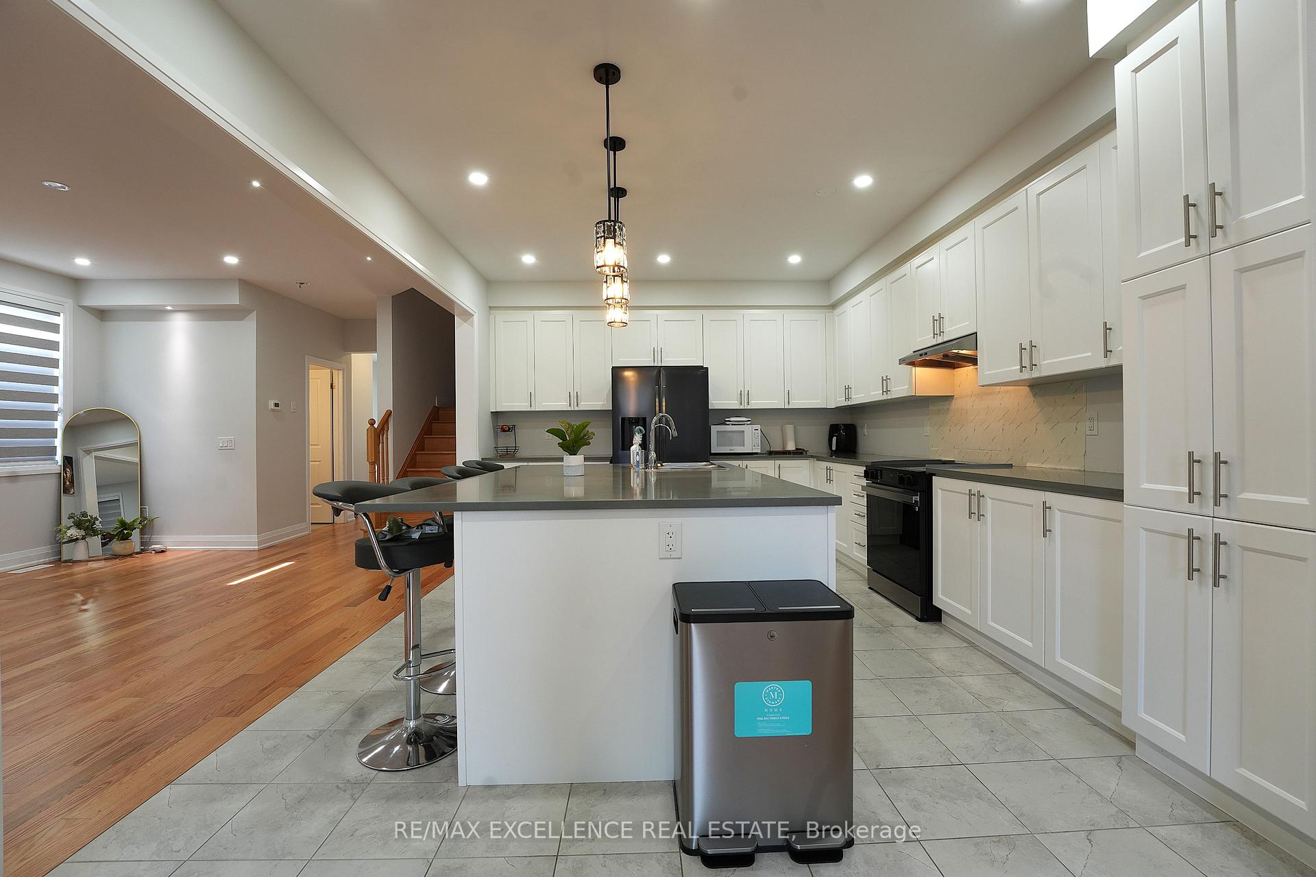 Photo 5 of 851 Queenston Boulevard, Woodstock, Woodstock - North — HOMEH