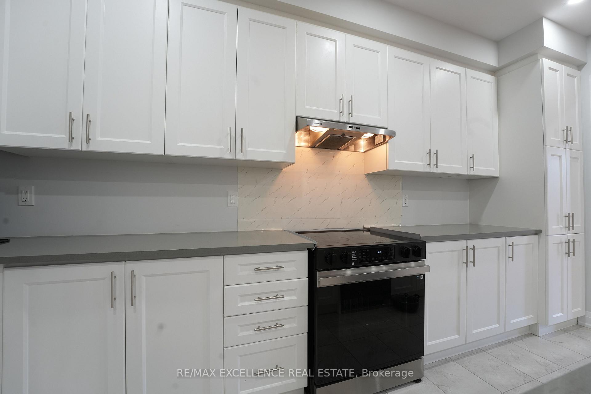 Photo 6 of 851 Queenston Boulevard, Woodstock, Woodstock - North — HOMEH