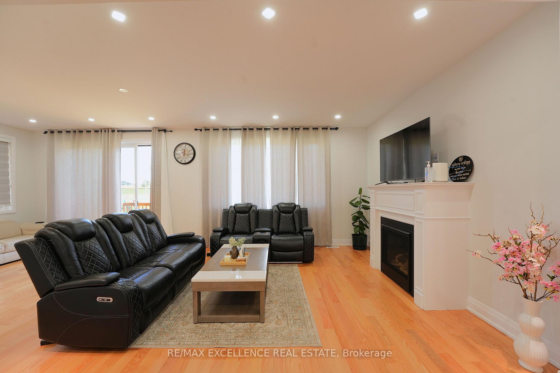 Photo 10 of 851 Queenston Boulevard, Woodstock, Woodstock - North — HOMEH