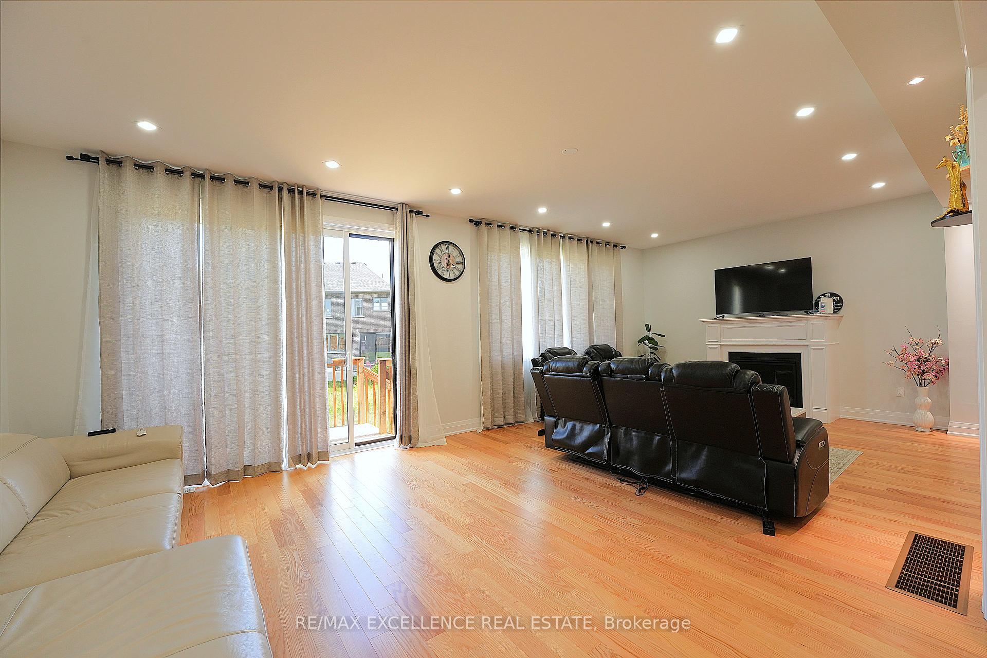 Photo 14 of 851 Queenston Boulevard, Woodstock, Woodstock - North — HOMEH