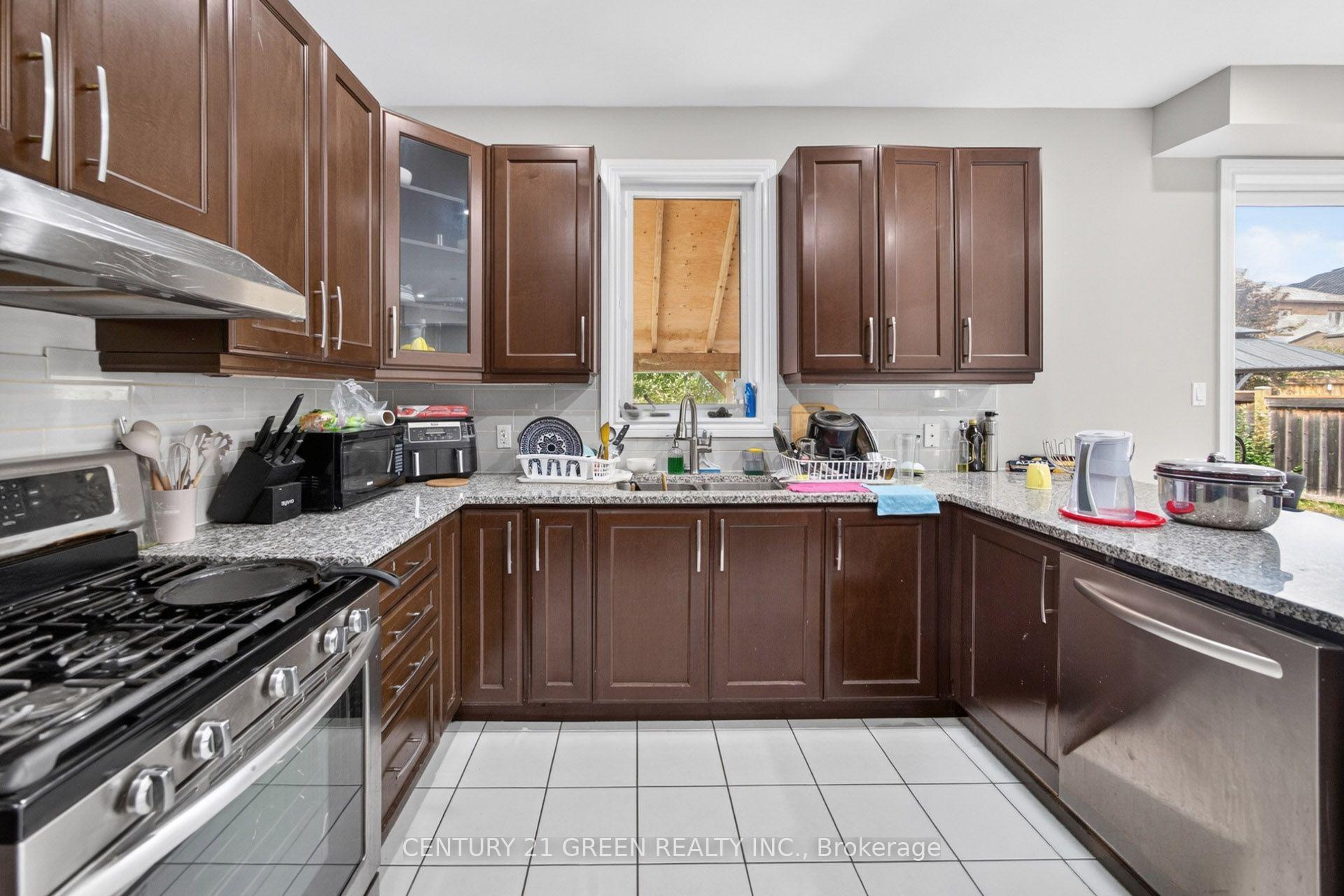 Photo 10 of 32 Attraction Drive, Brampton, Bram West — HOMEH