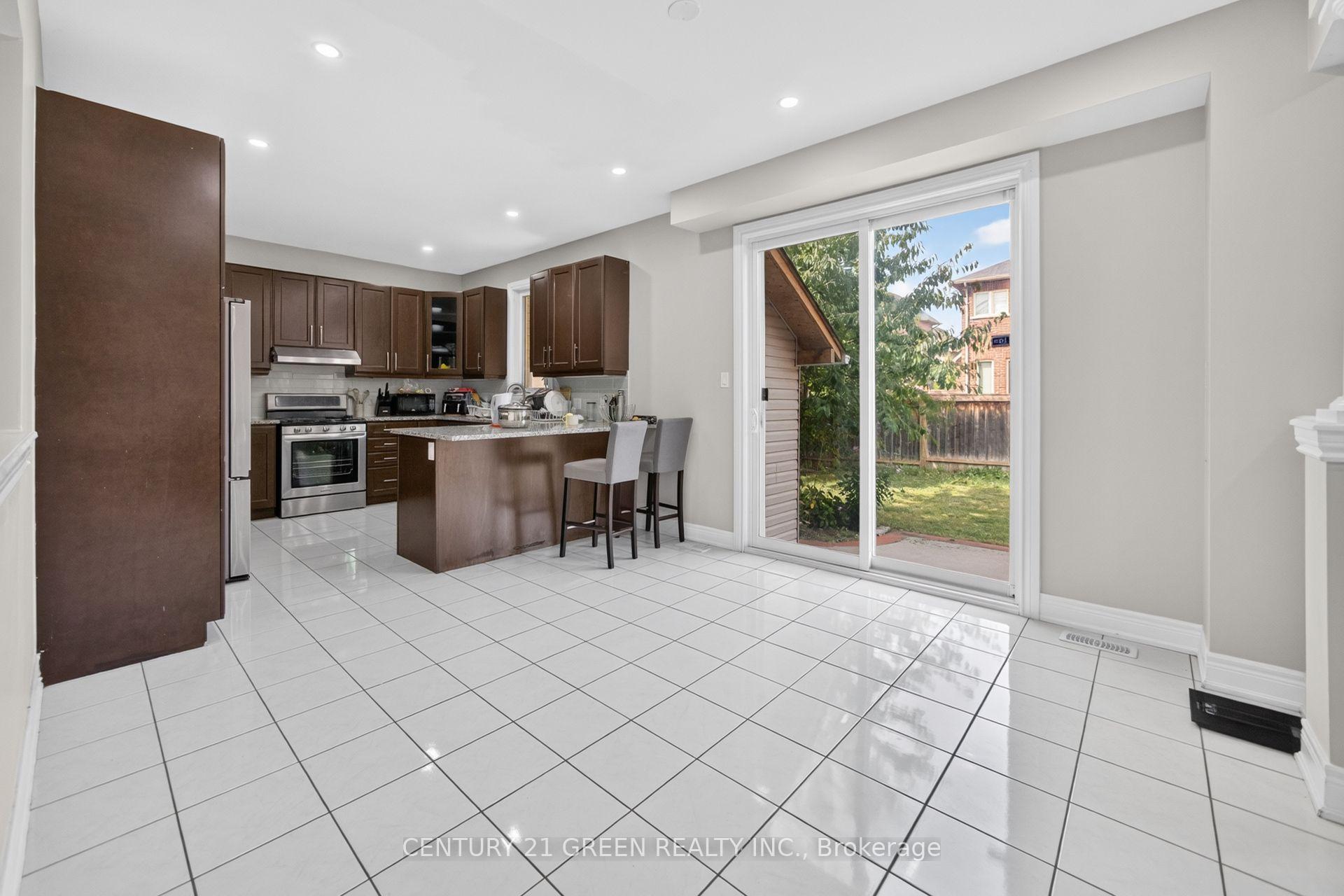 Photo 11 of 32 Attraction Drive, Brampton, Bram West — HOMEH