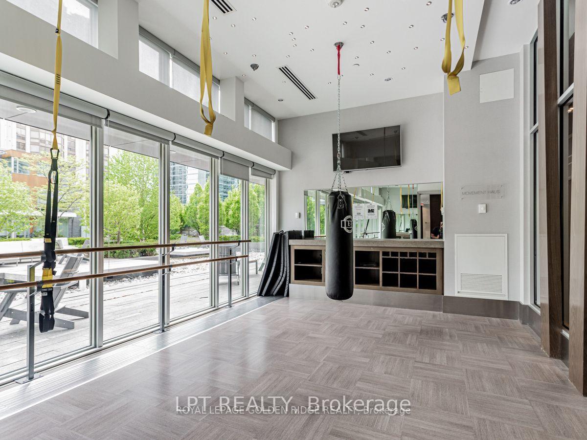 Photo 3 of Unit 1004, 88 Sheppard Avenue E, North York, Willowdale East — HOMEH