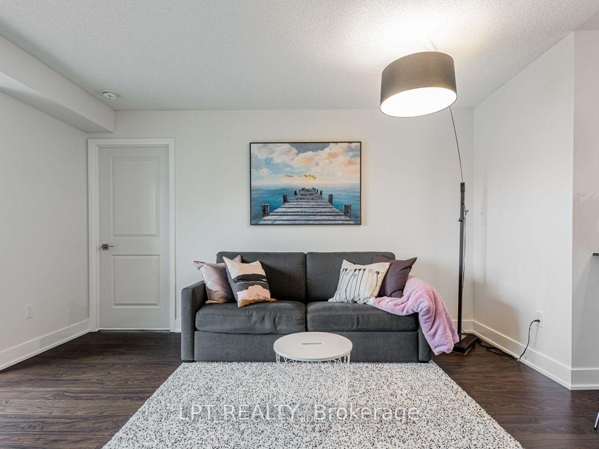 Photo 6 of Unit 1004, 88 Sheppard Avenue E, North York, Willowdale East — HOMEH