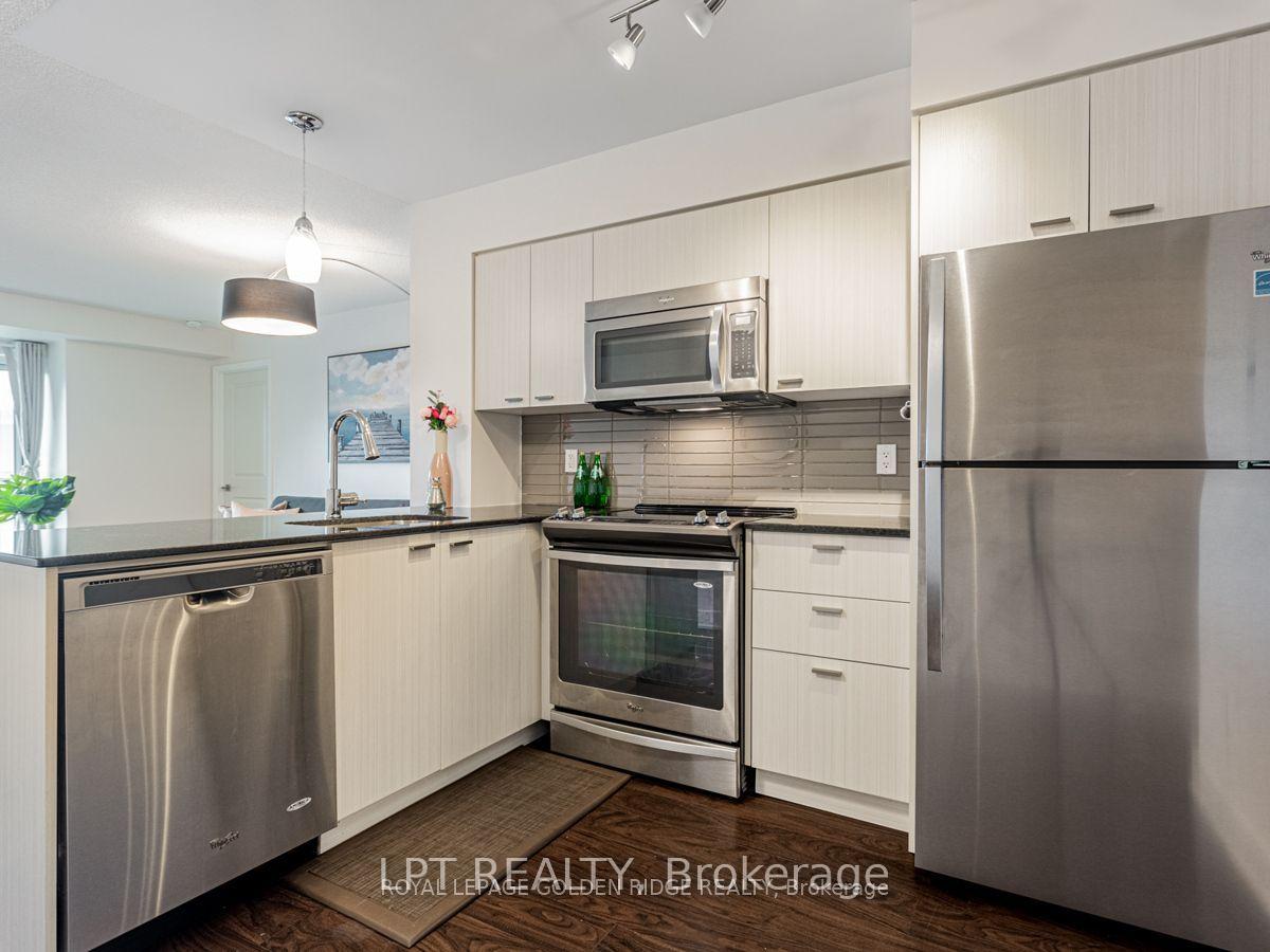 Photo 8 of Unit 1004, 88 Sheppard Avenue E, North York, Willowdale East — HOMEH