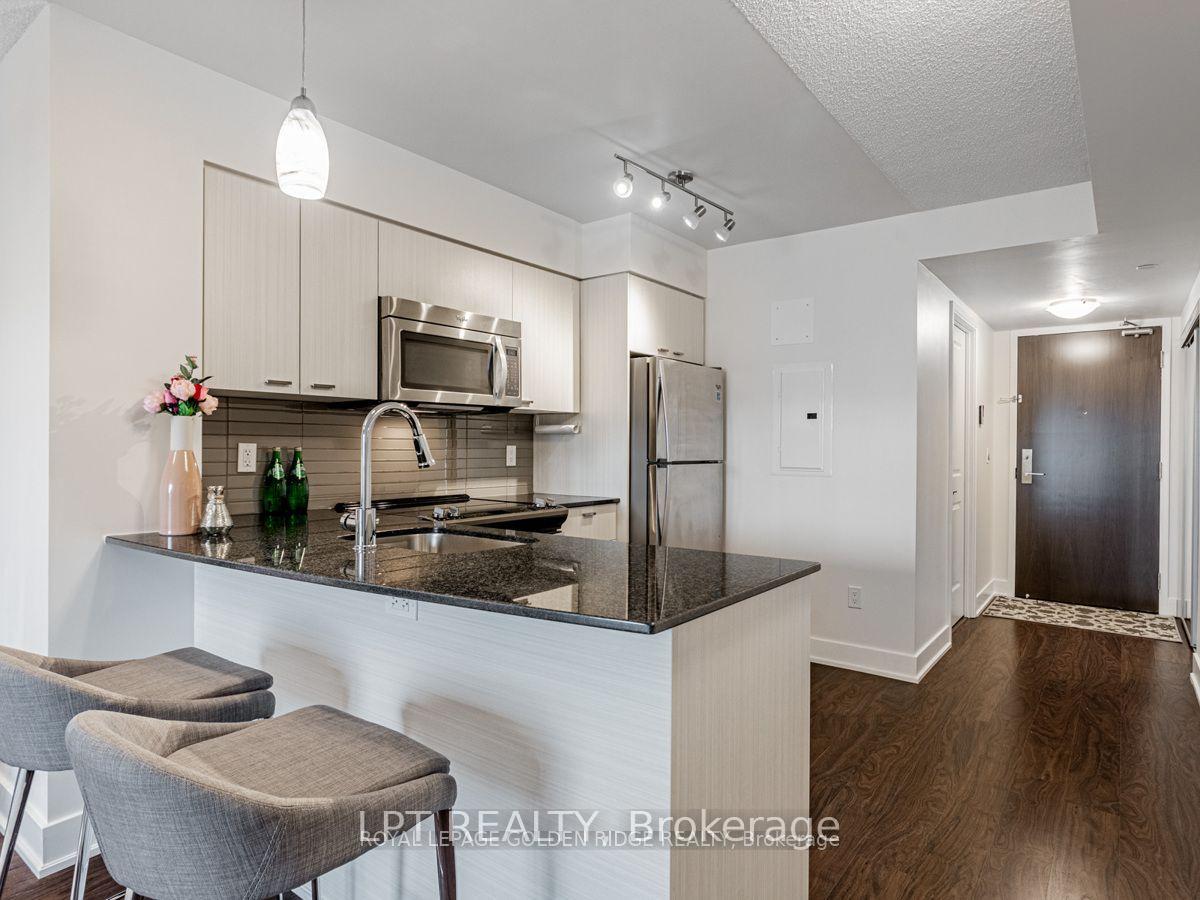 Photo 9 of Unit 1004, 88 Sheppard Avenue E, North York, Willowdale East — HOMEH